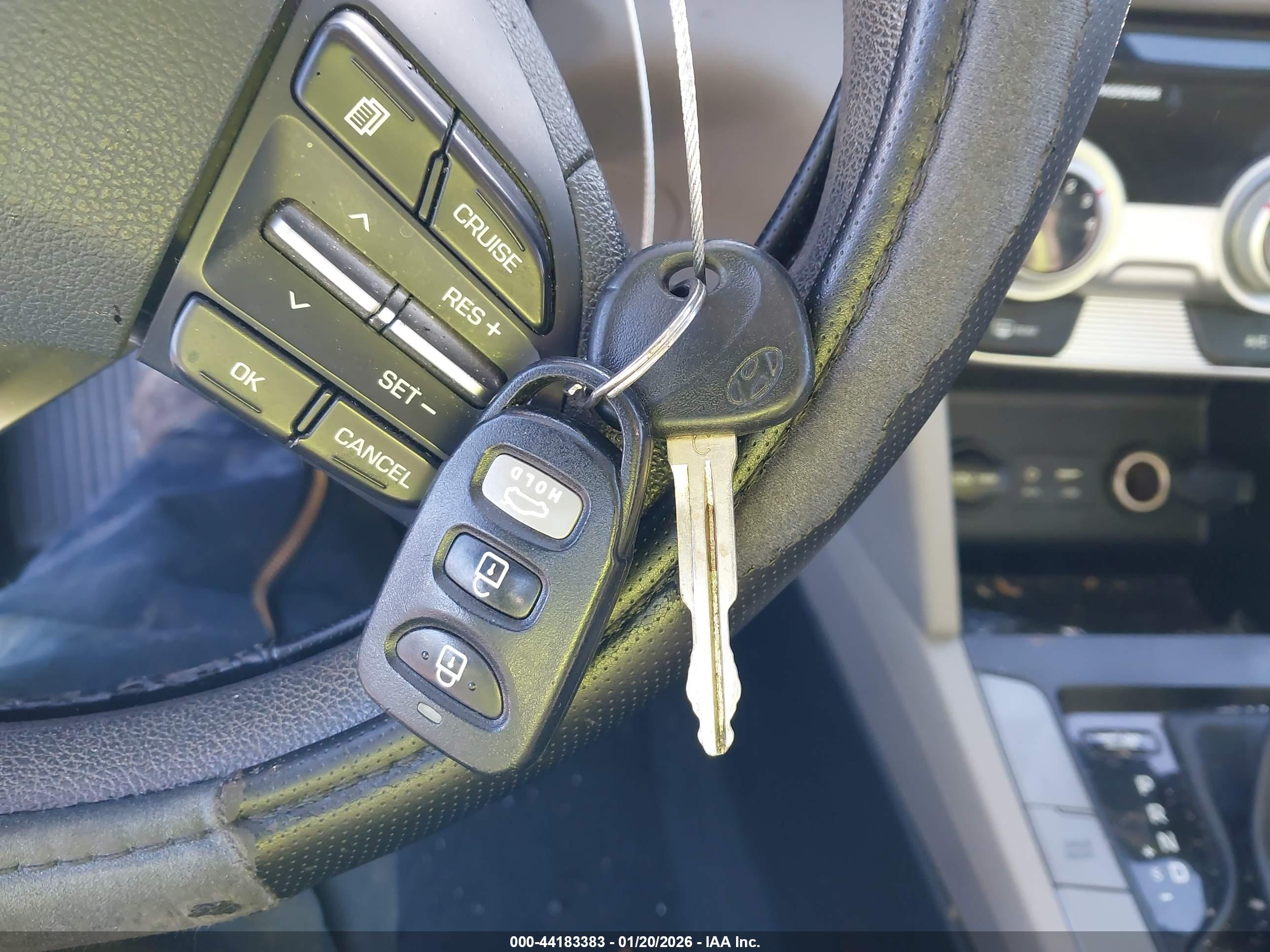 HYUNDAI ELANTRA image 11