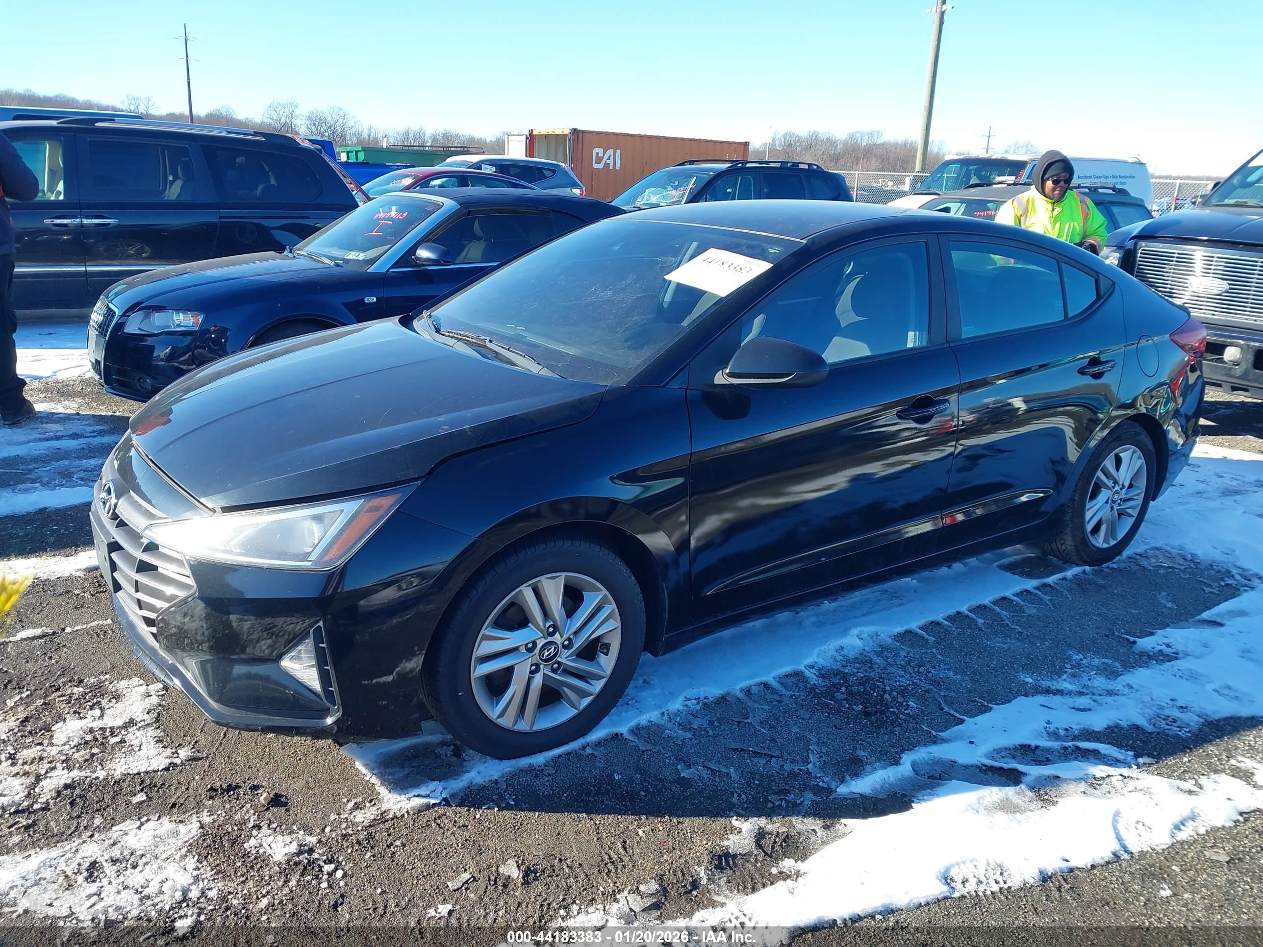 HYUNDAI ELANTRA image 2