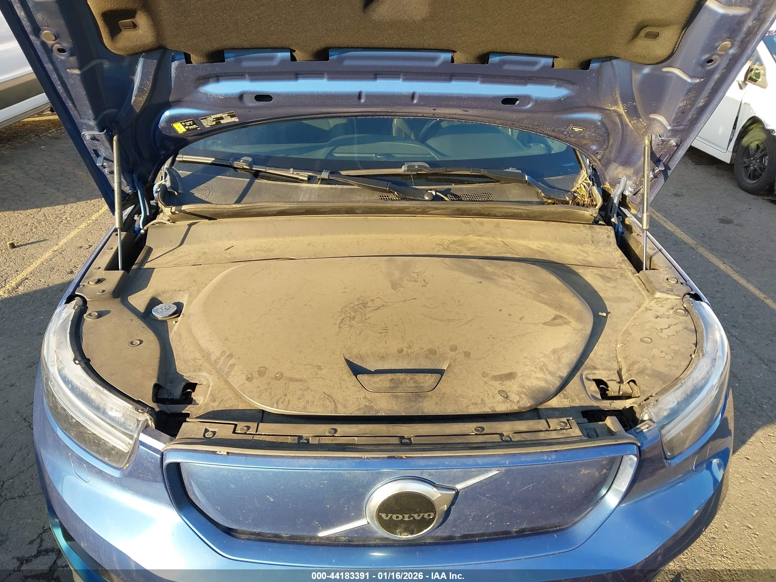 VOLVO XC40 image 10