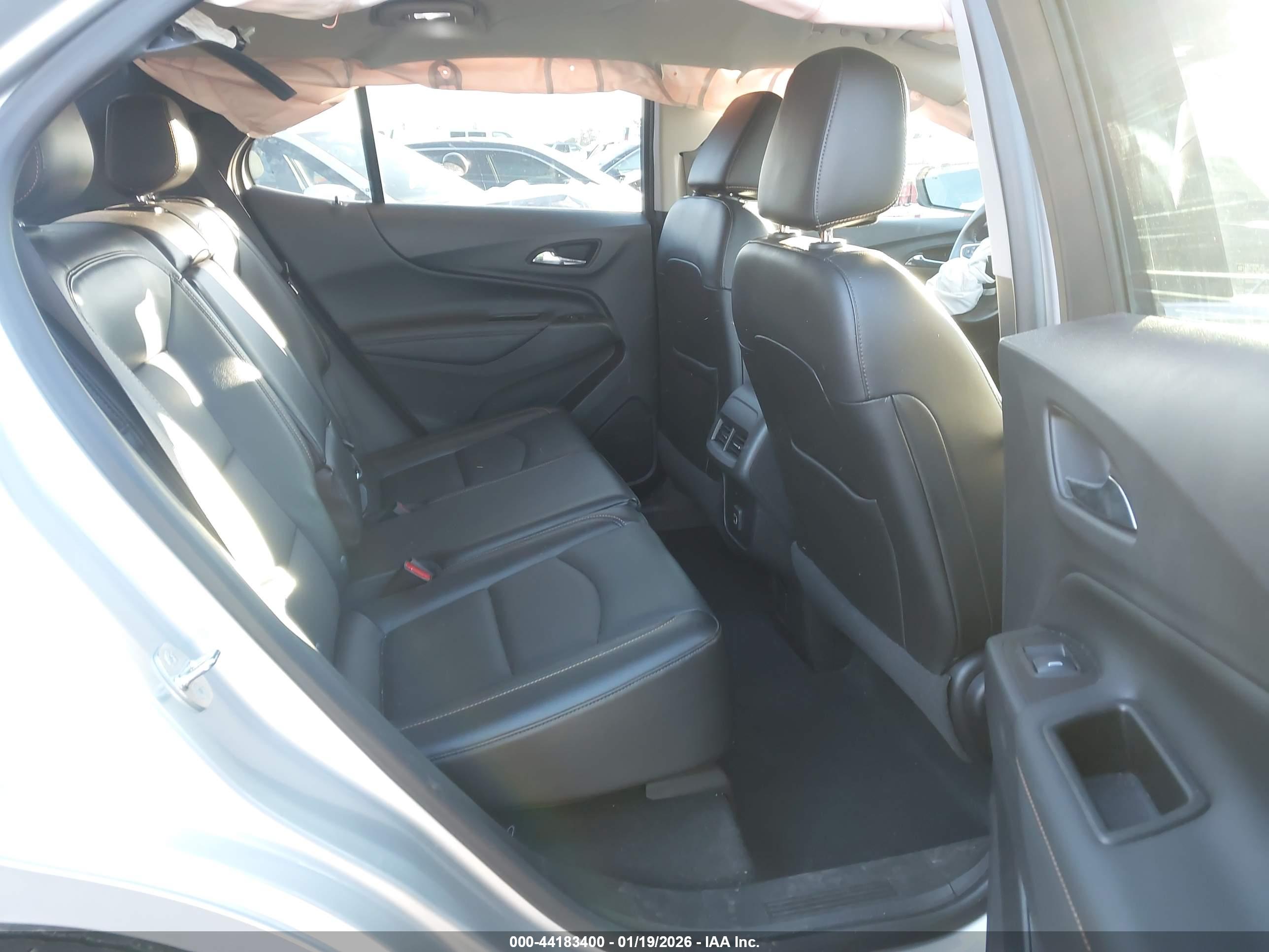 CHEVROLET EQUINOX image 8