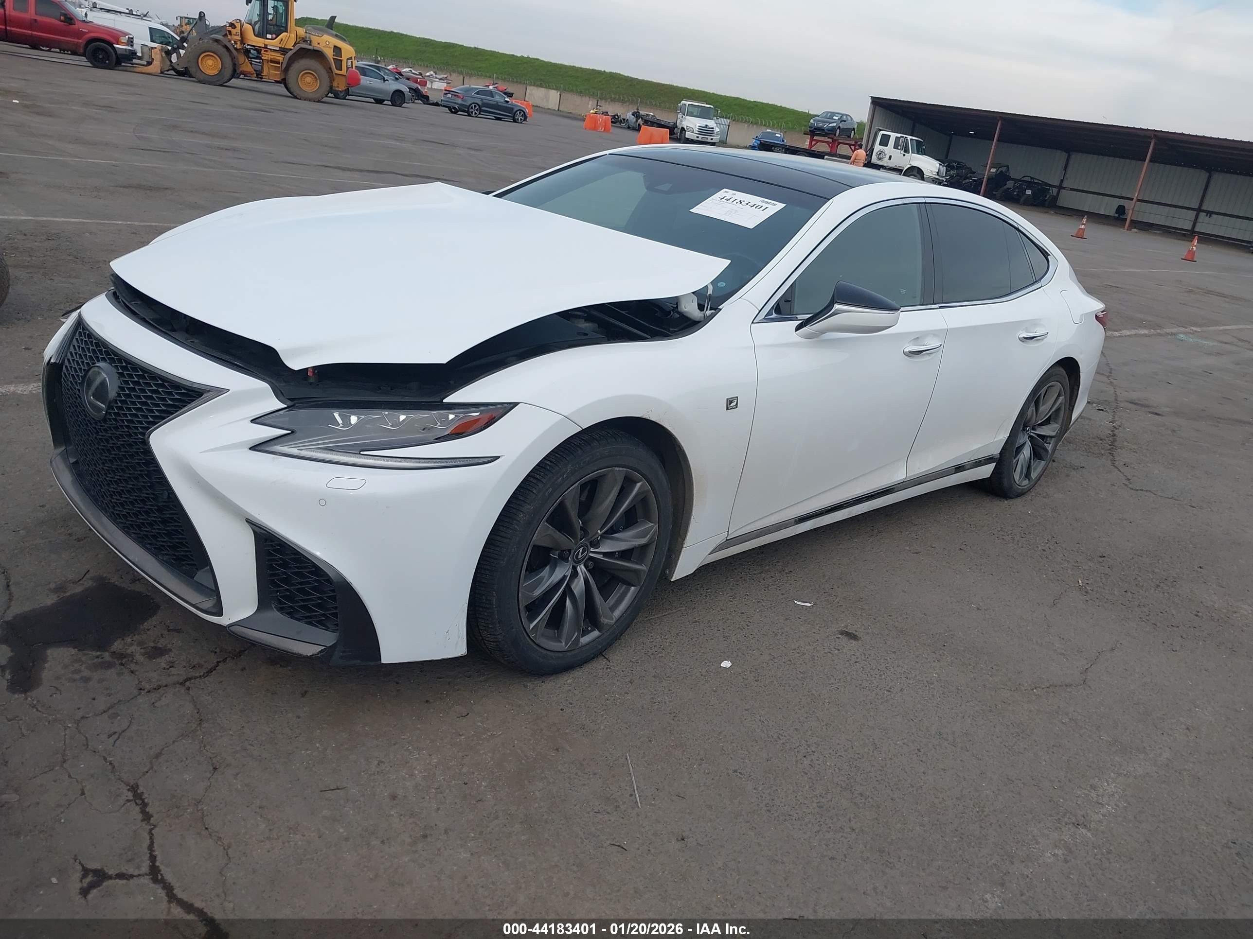 LEXUS LS image 2