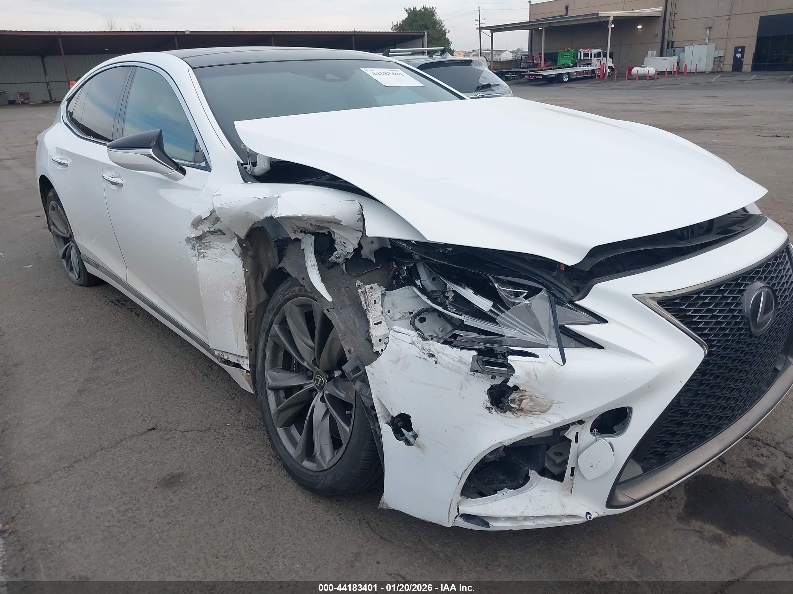 LEXUS LS image 6