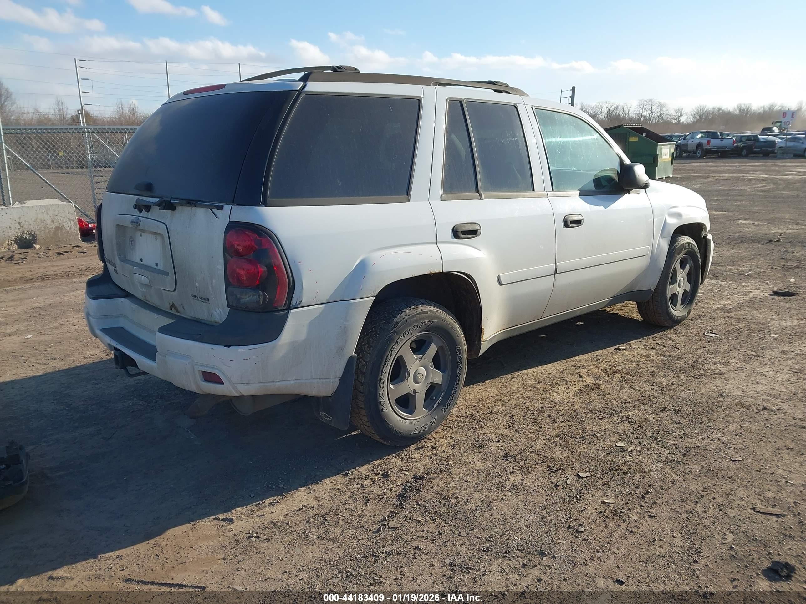 CHEVROLET TRAILBLAZER image 4