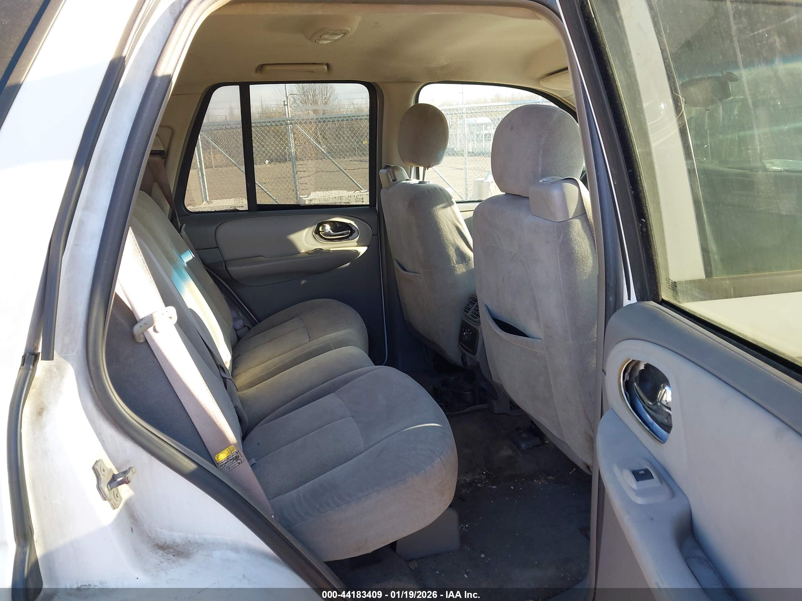 CHEVROLET TRAILBLAZER image 8