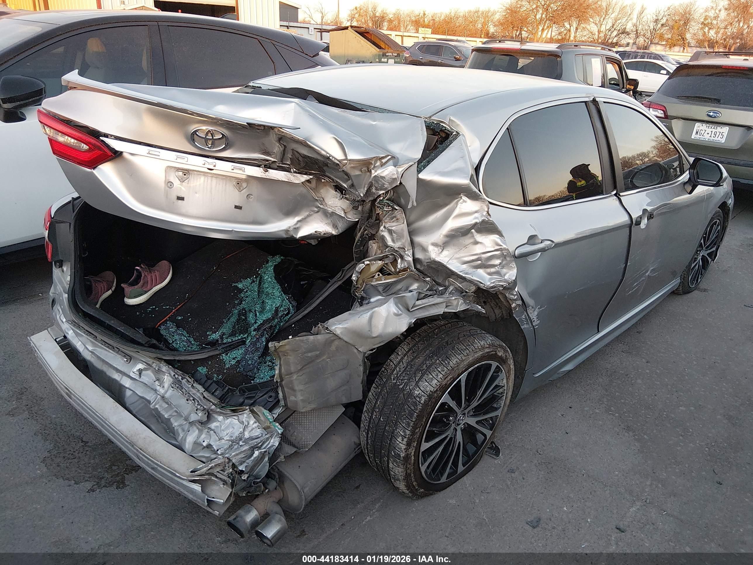 TOYOTA CAMRY image 4