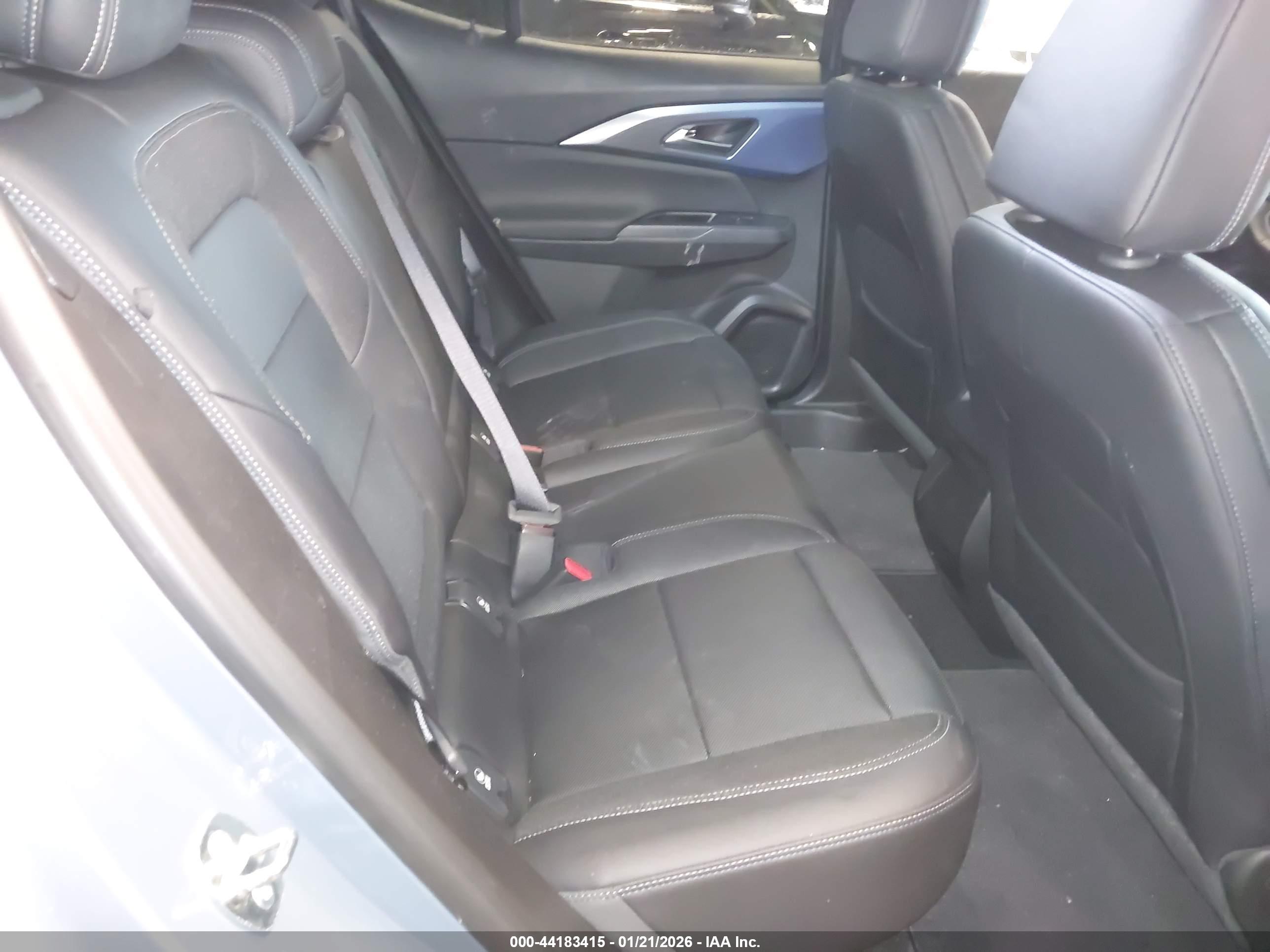 CHEVROLET EQUINOX image 8