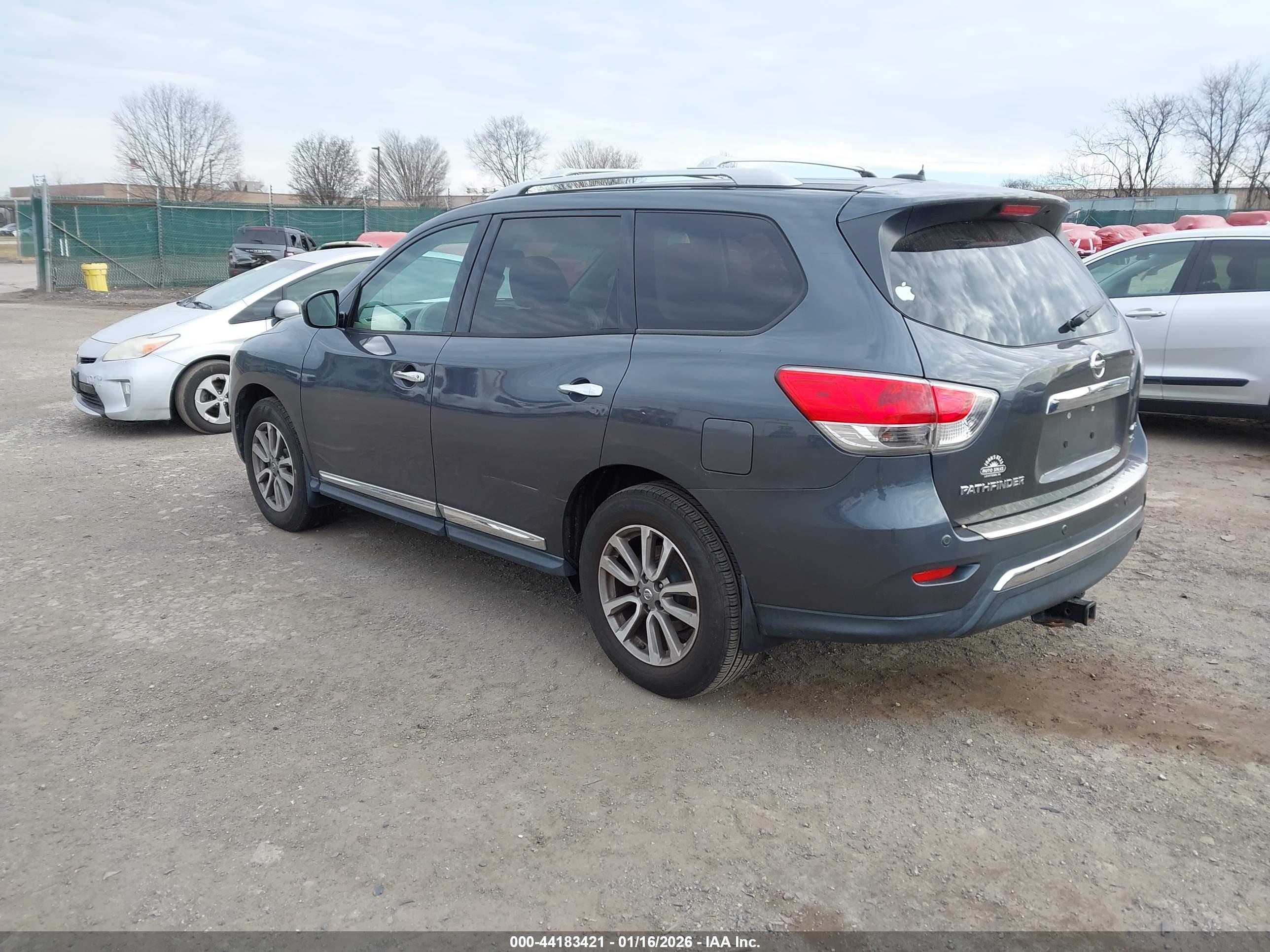 NISSAN PATHFINDER image 3
