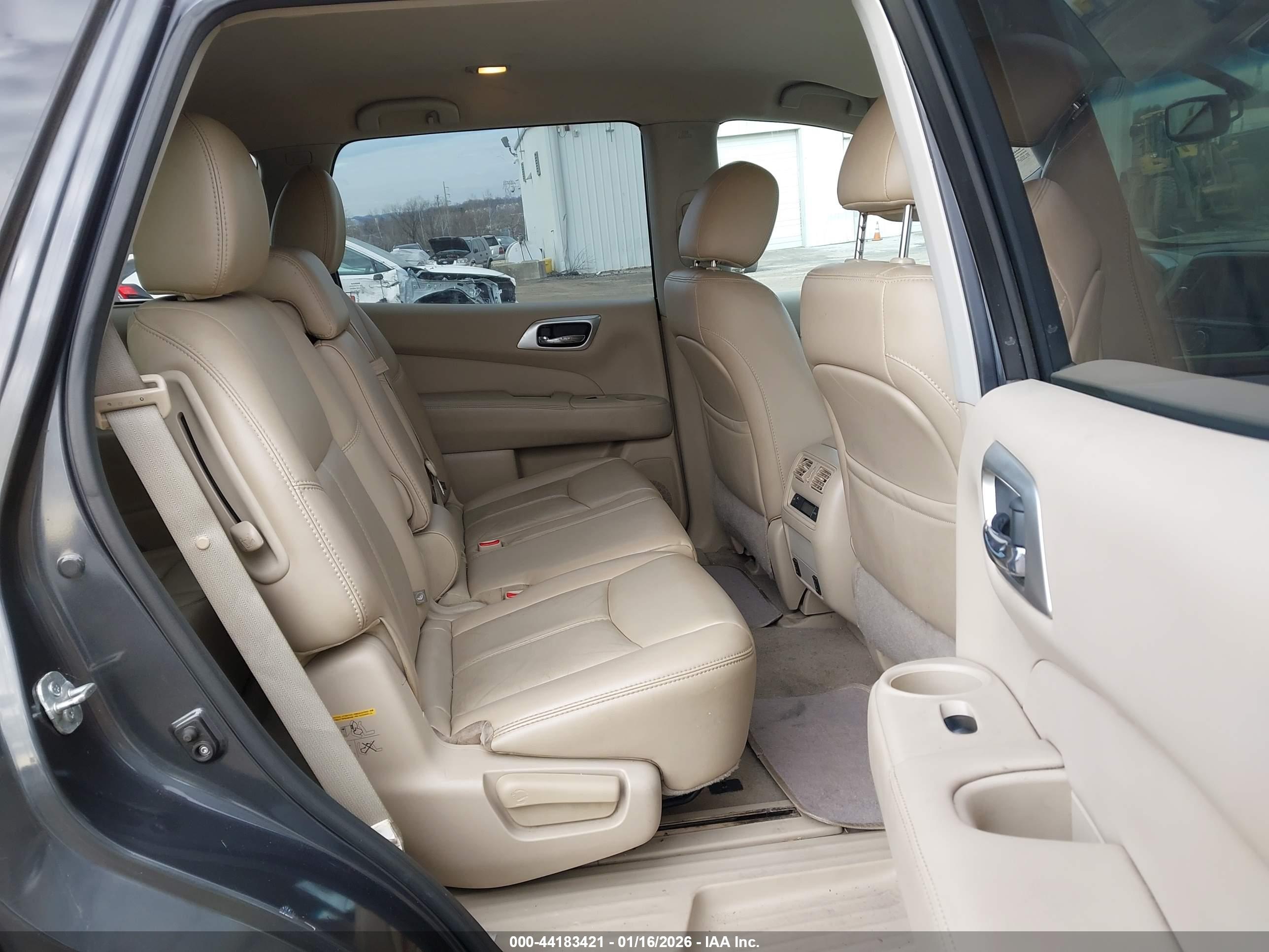 NISSAN PATHFINDER image 8