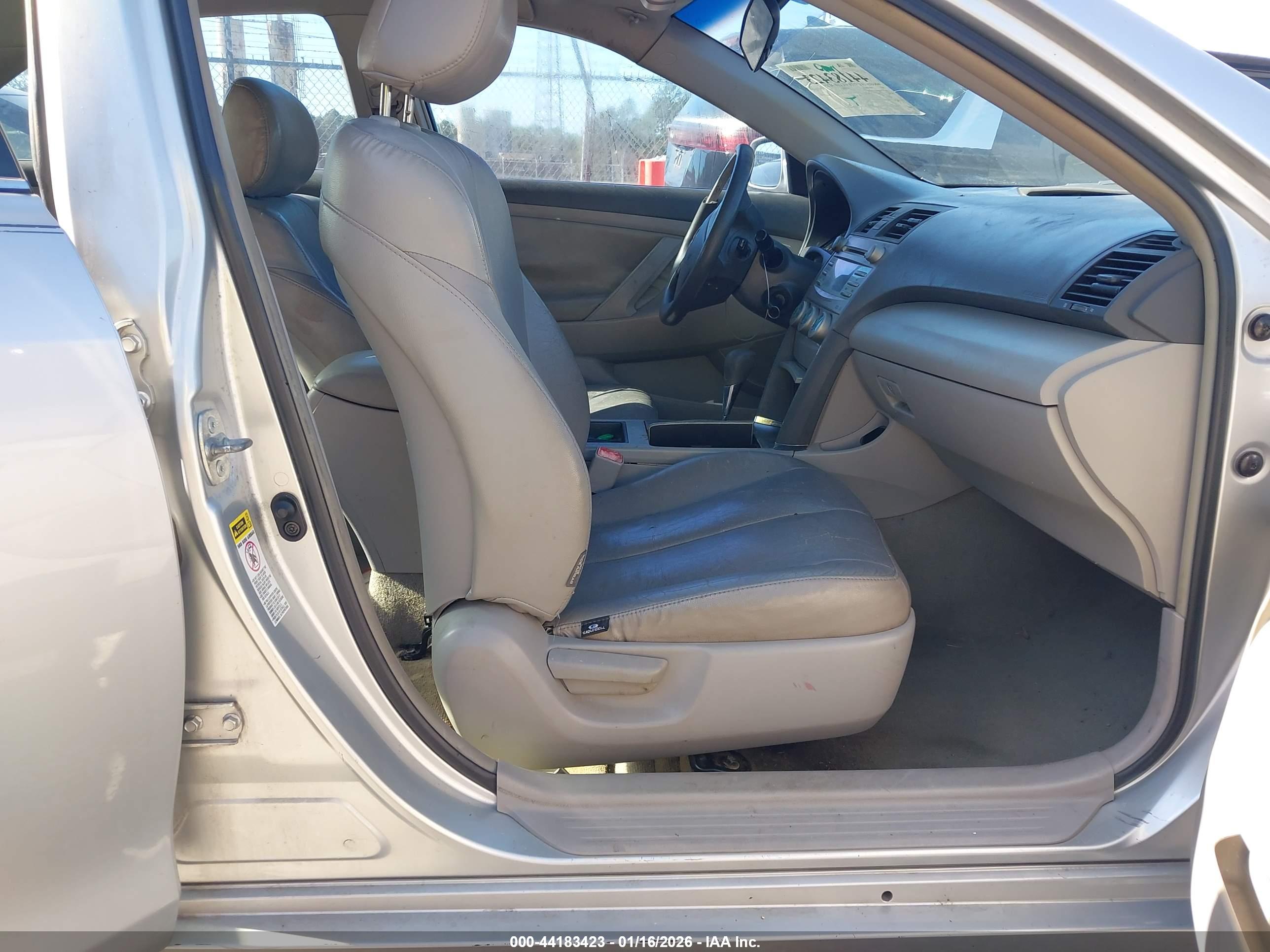 TOYOTA CAMRY image 5