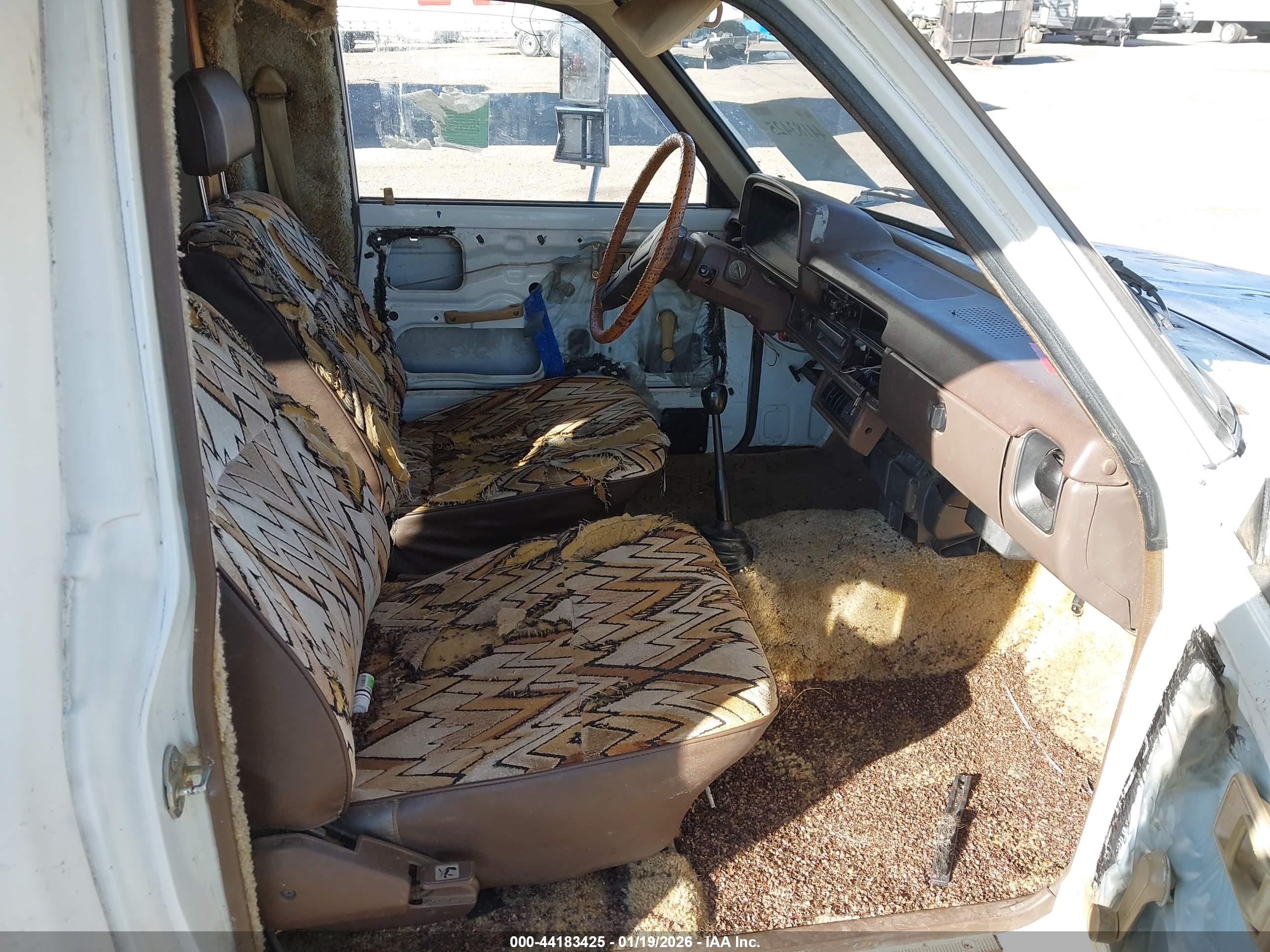 TOYOTA PICKUP image 5