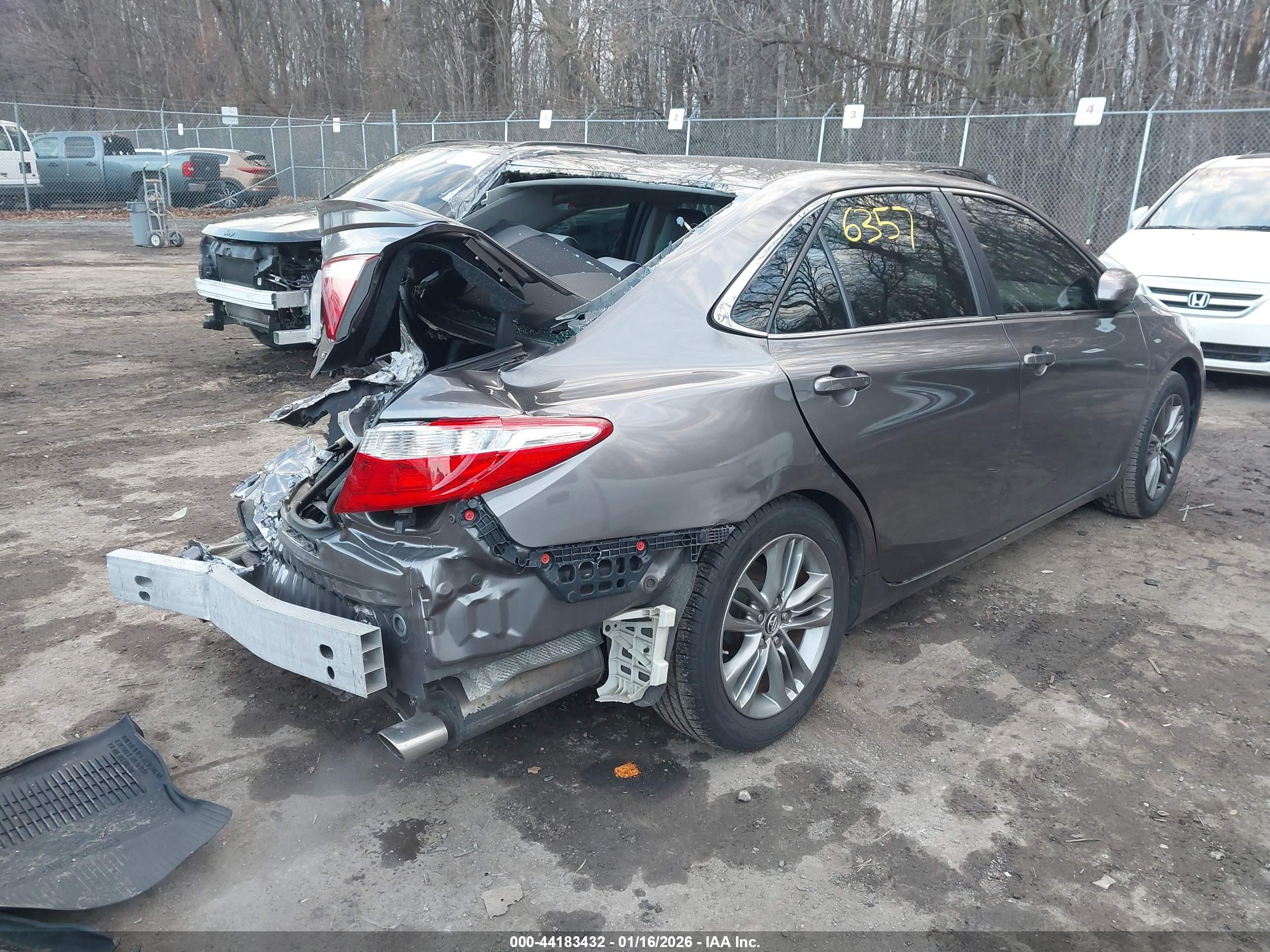 TOYOTA CAMRY image 4