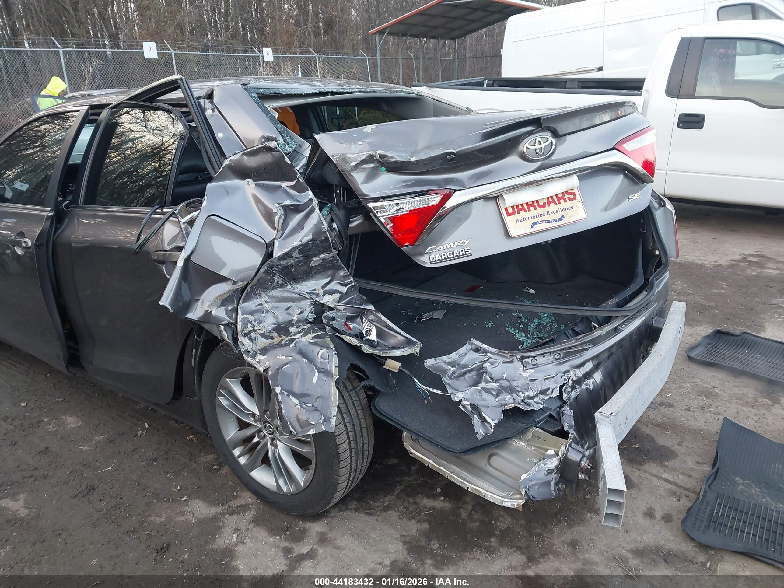 TOYOTA CAMRY image 6