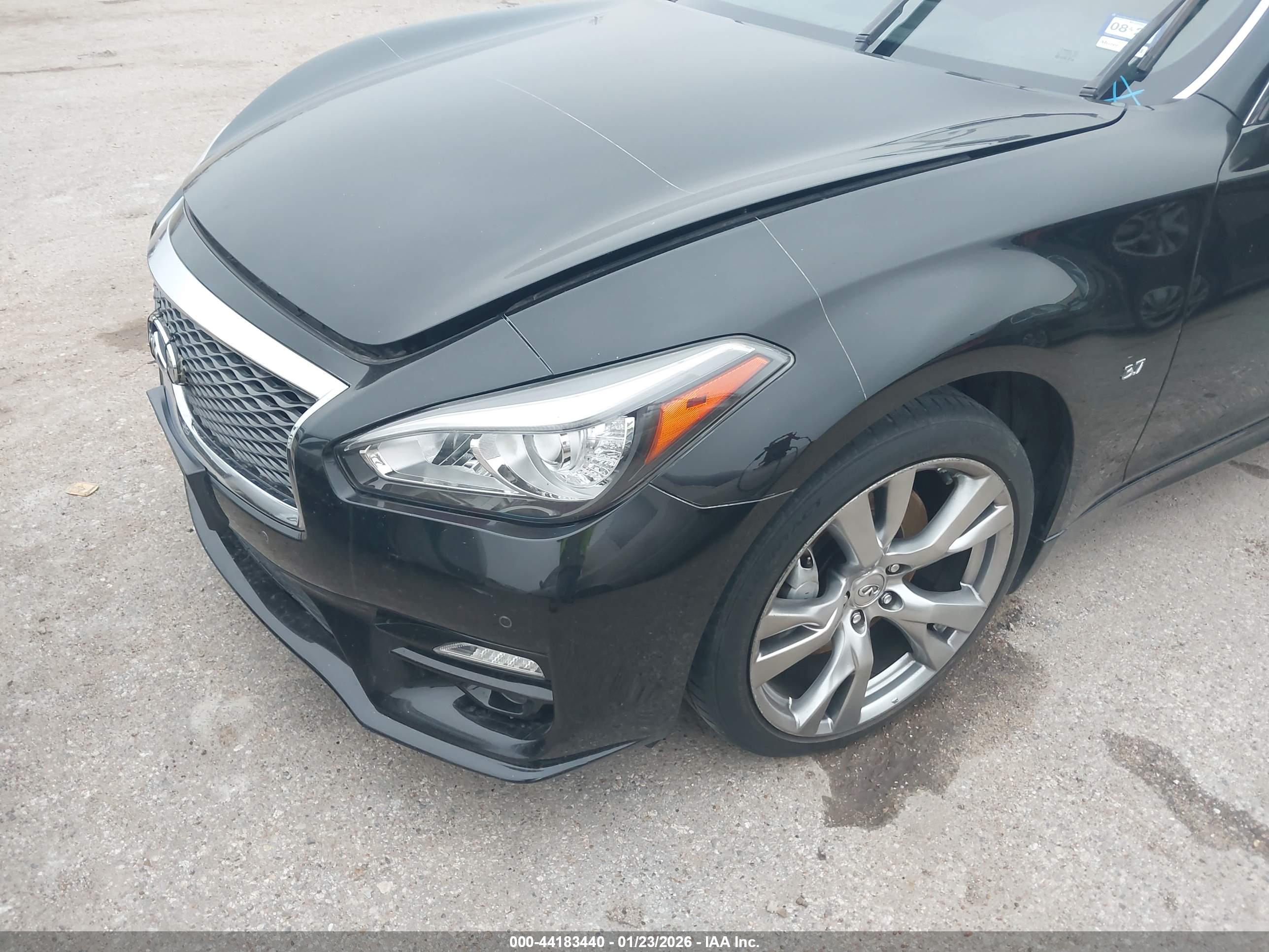 INFINITI Q70 image 6