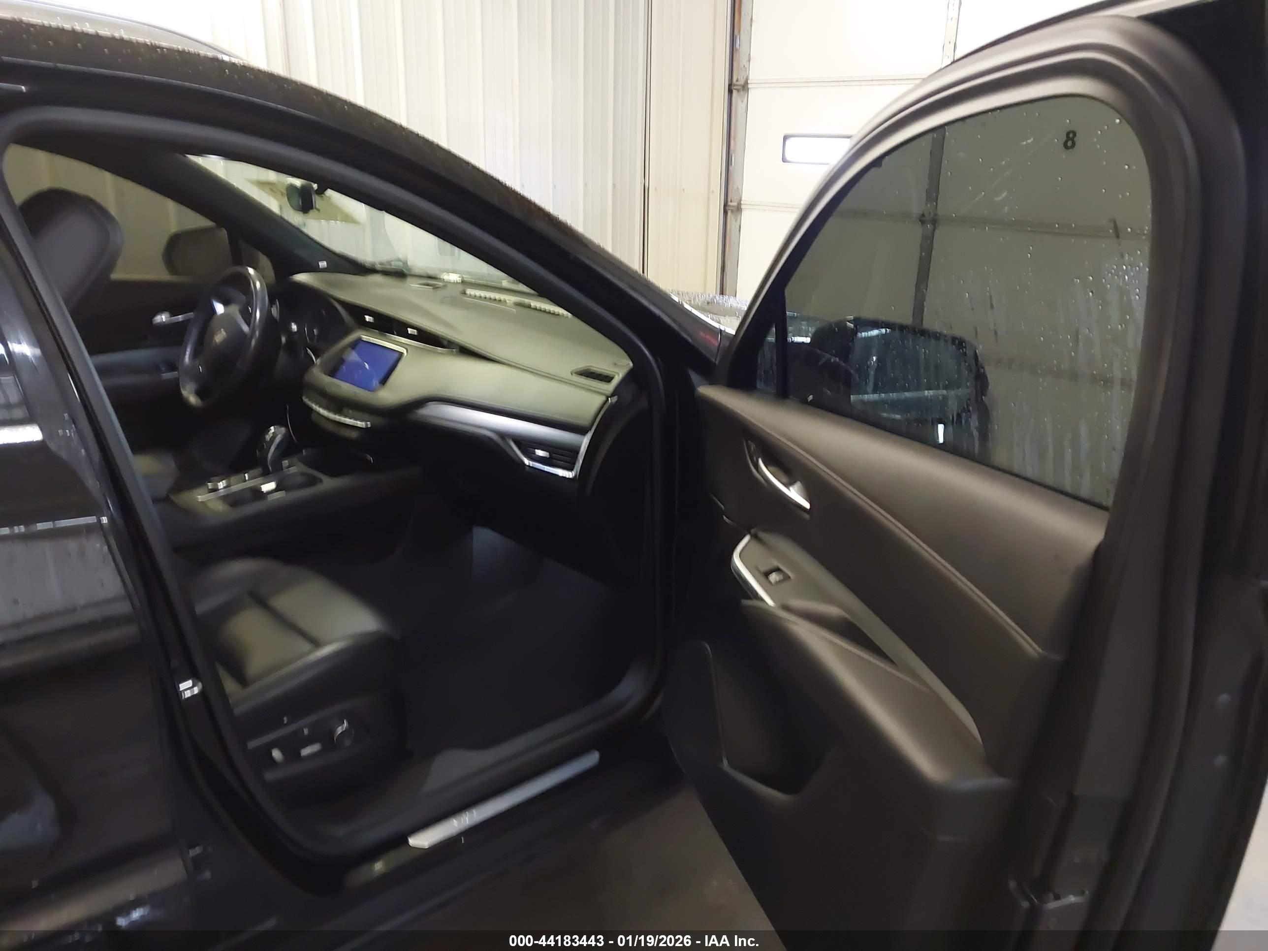 CADILLAC XT4 image 5