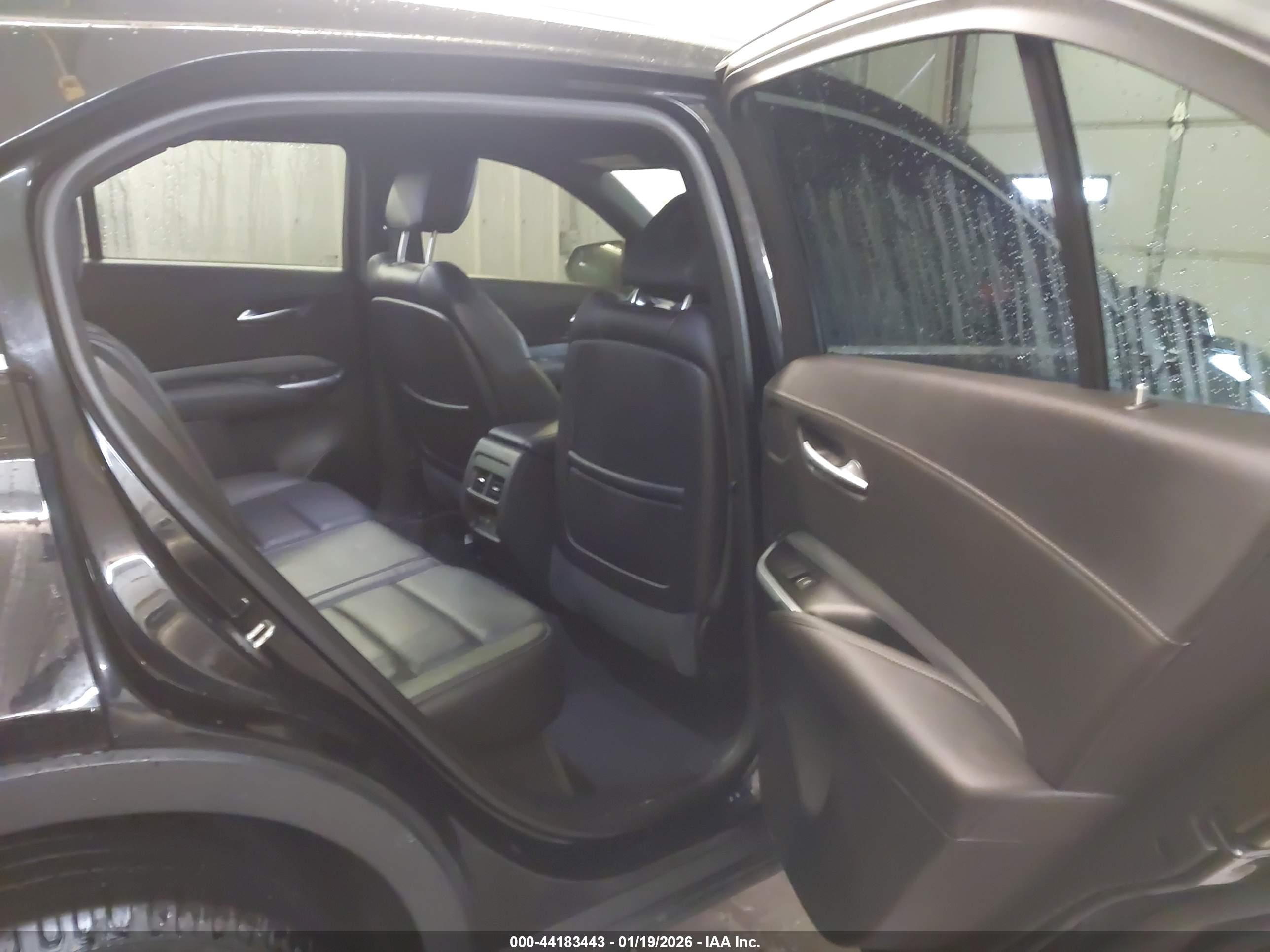 CADILLAC XT4 image 8