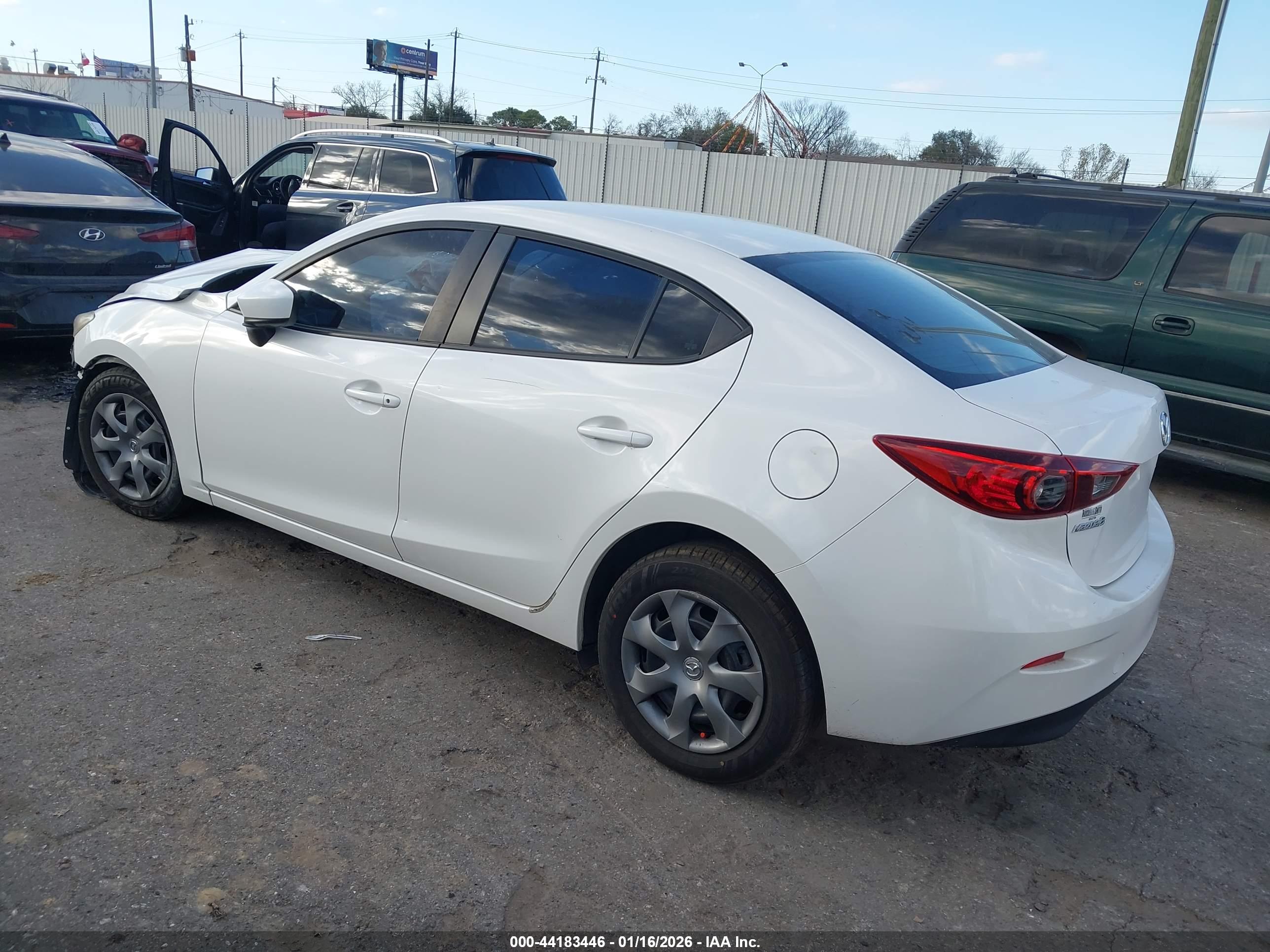 MAZDA MAZDA3 image 3
