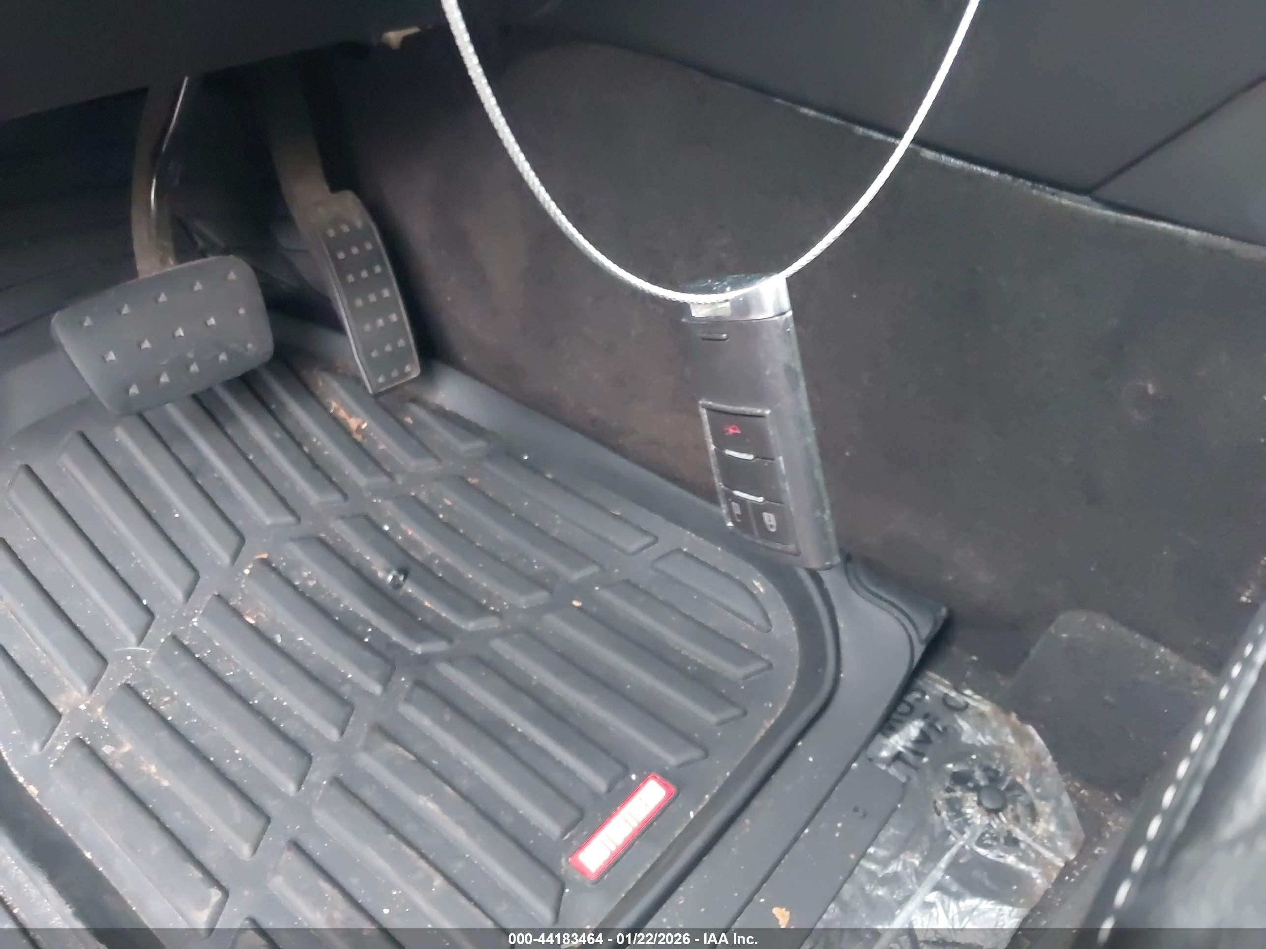 CADILLAC SRX image 11