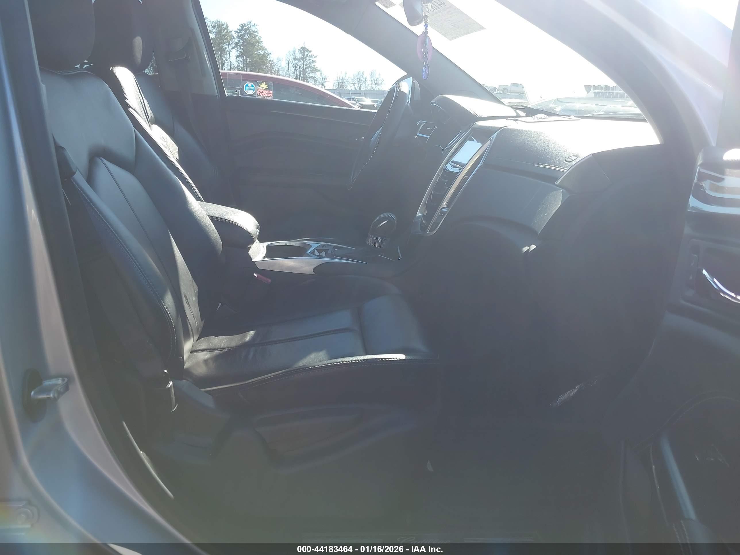 CADILLAC SRX image 5