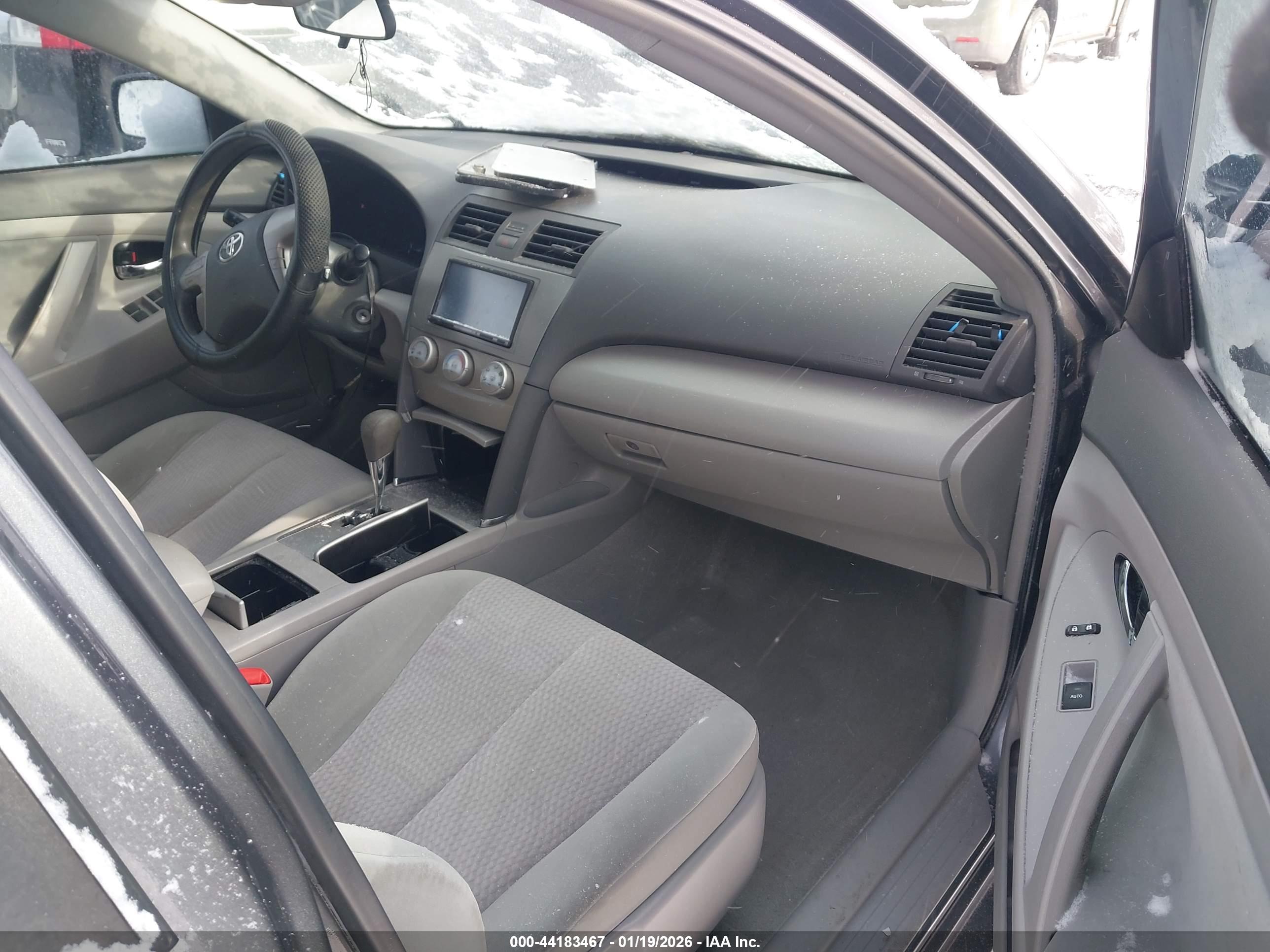 TOYOTA CAMRY image 5