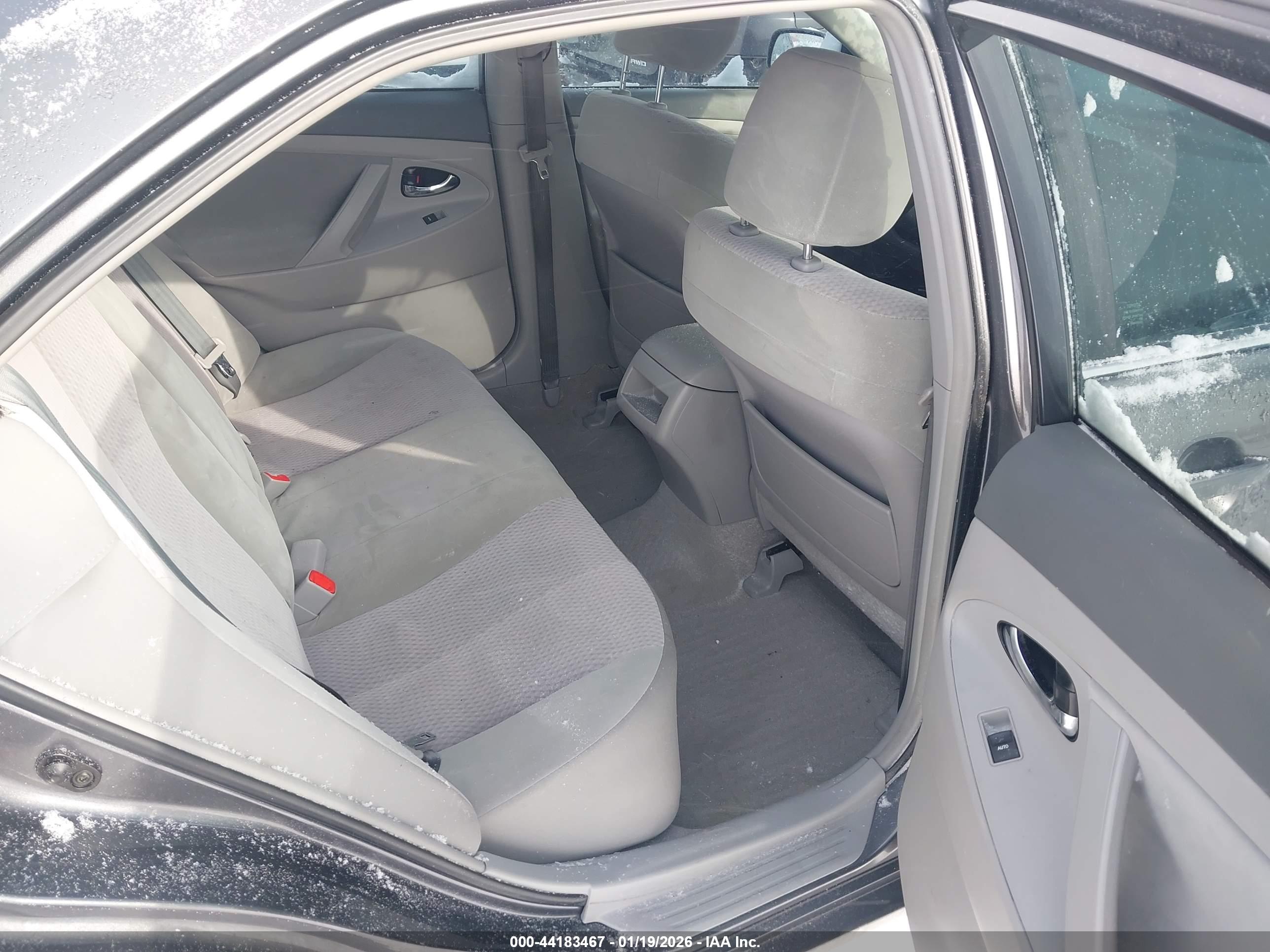 TOYOTA CAMRY image 8