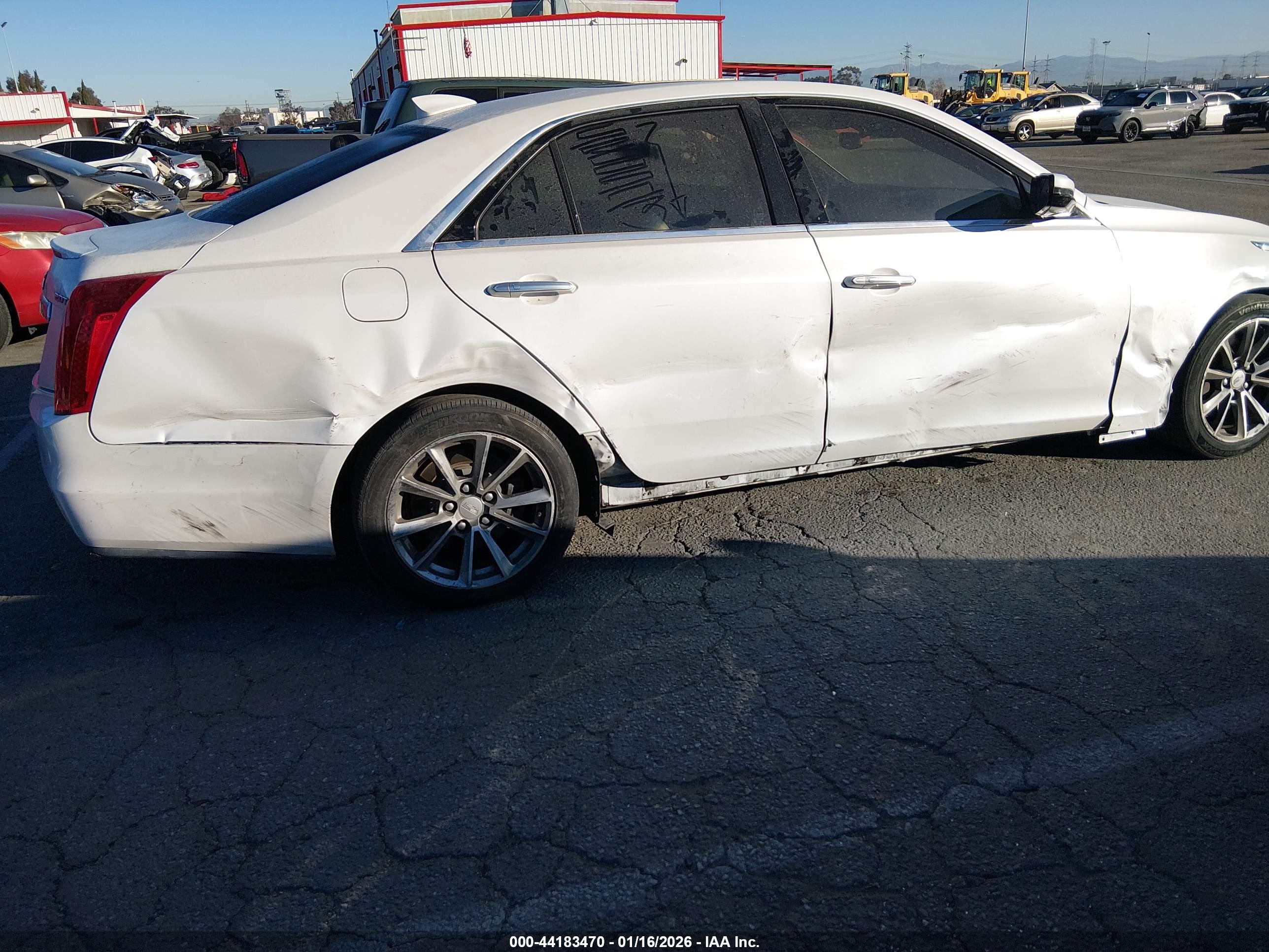 CADILLAC CTS image 6