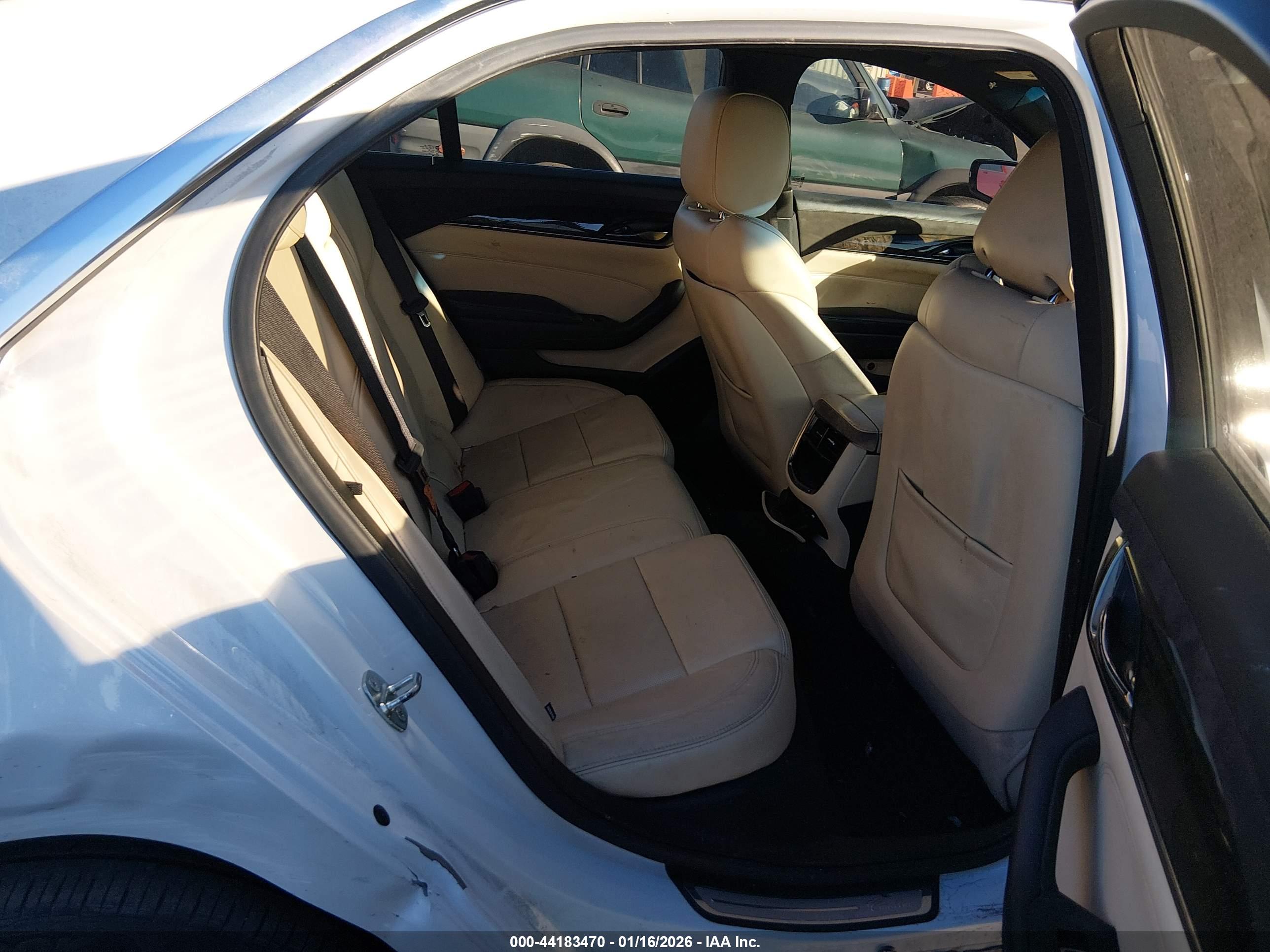 CADILLAC CTS image 8