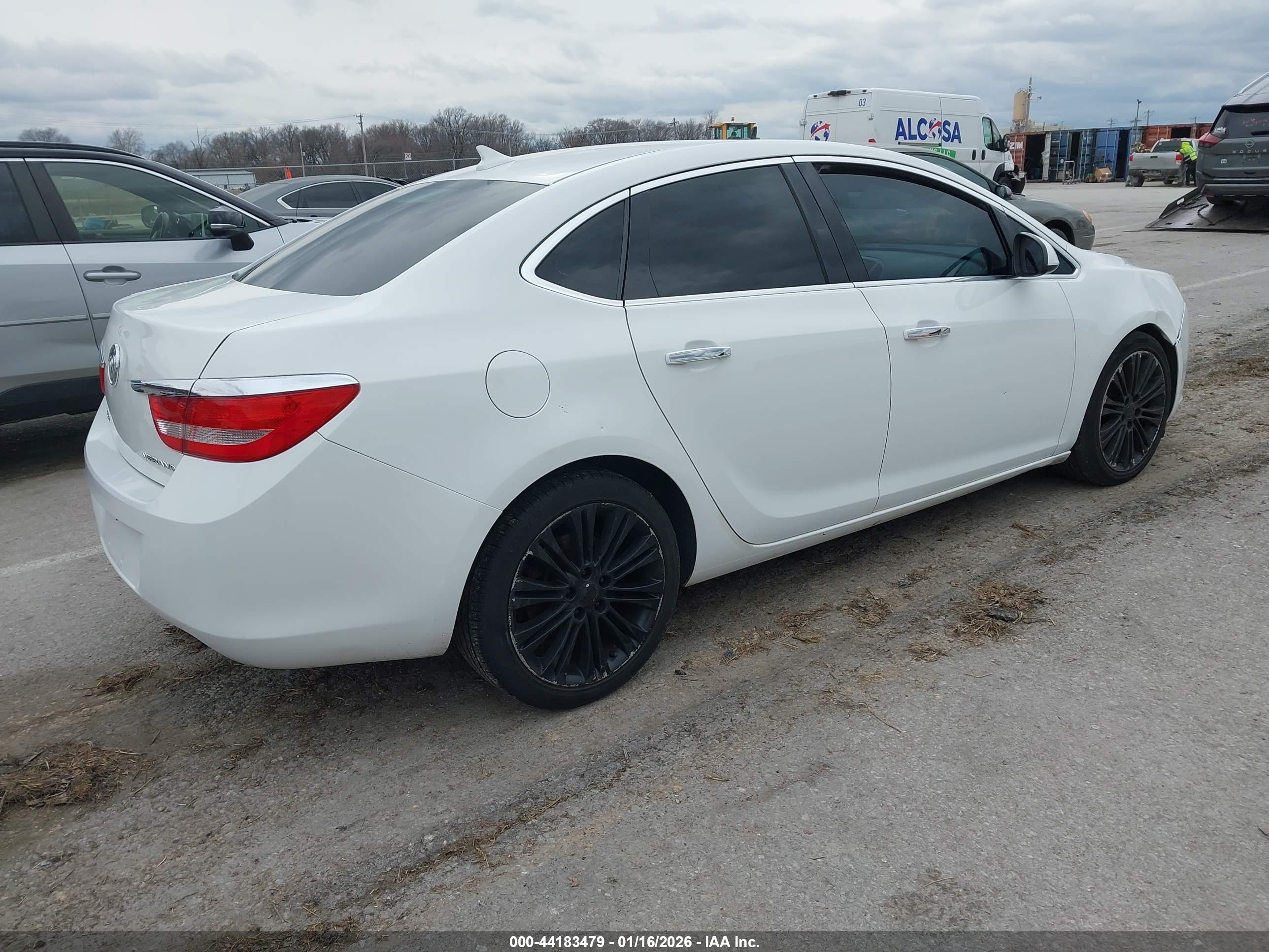 BUICK VERANO image 4