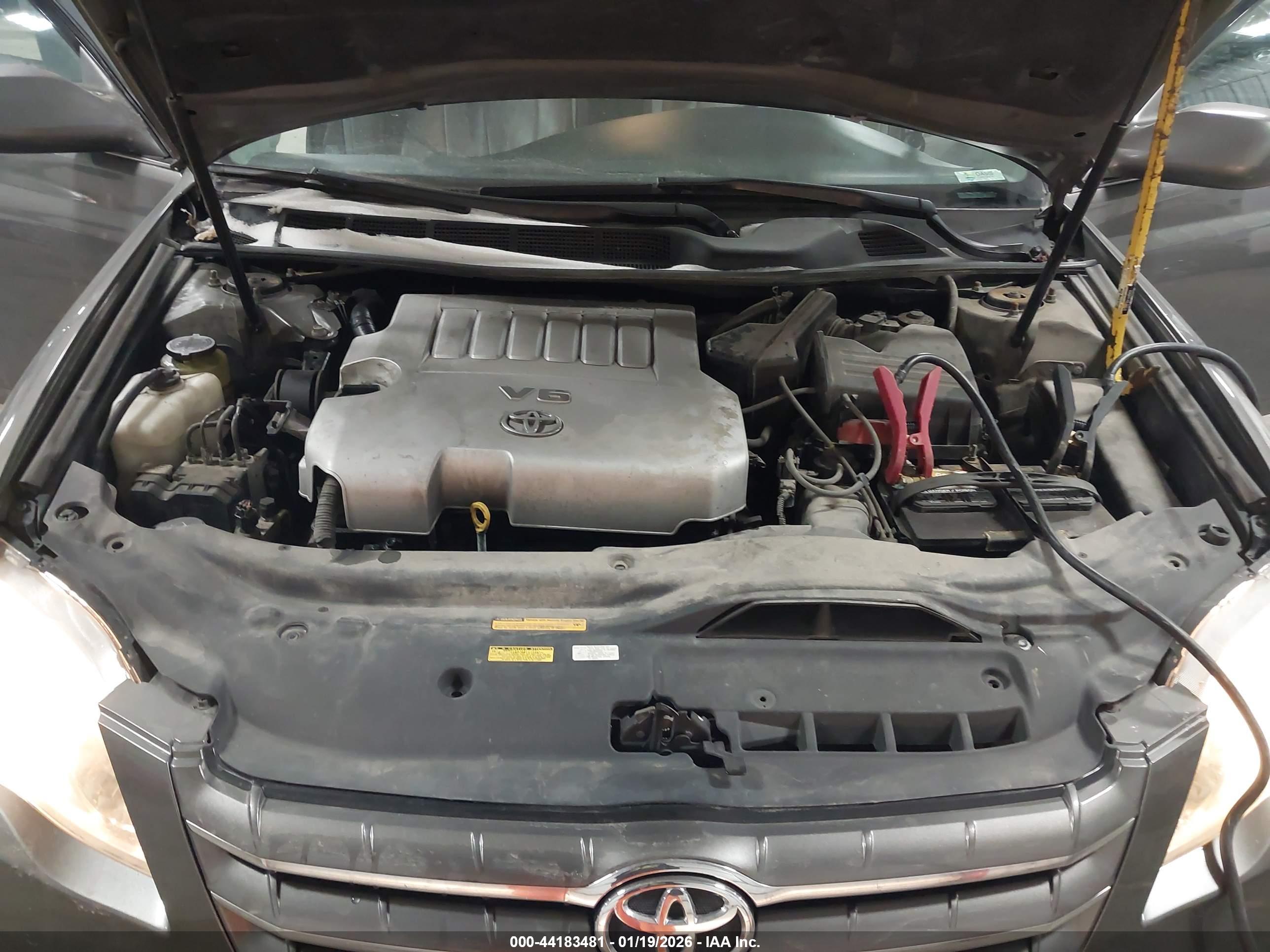 TOYOTA AVALON image 10
