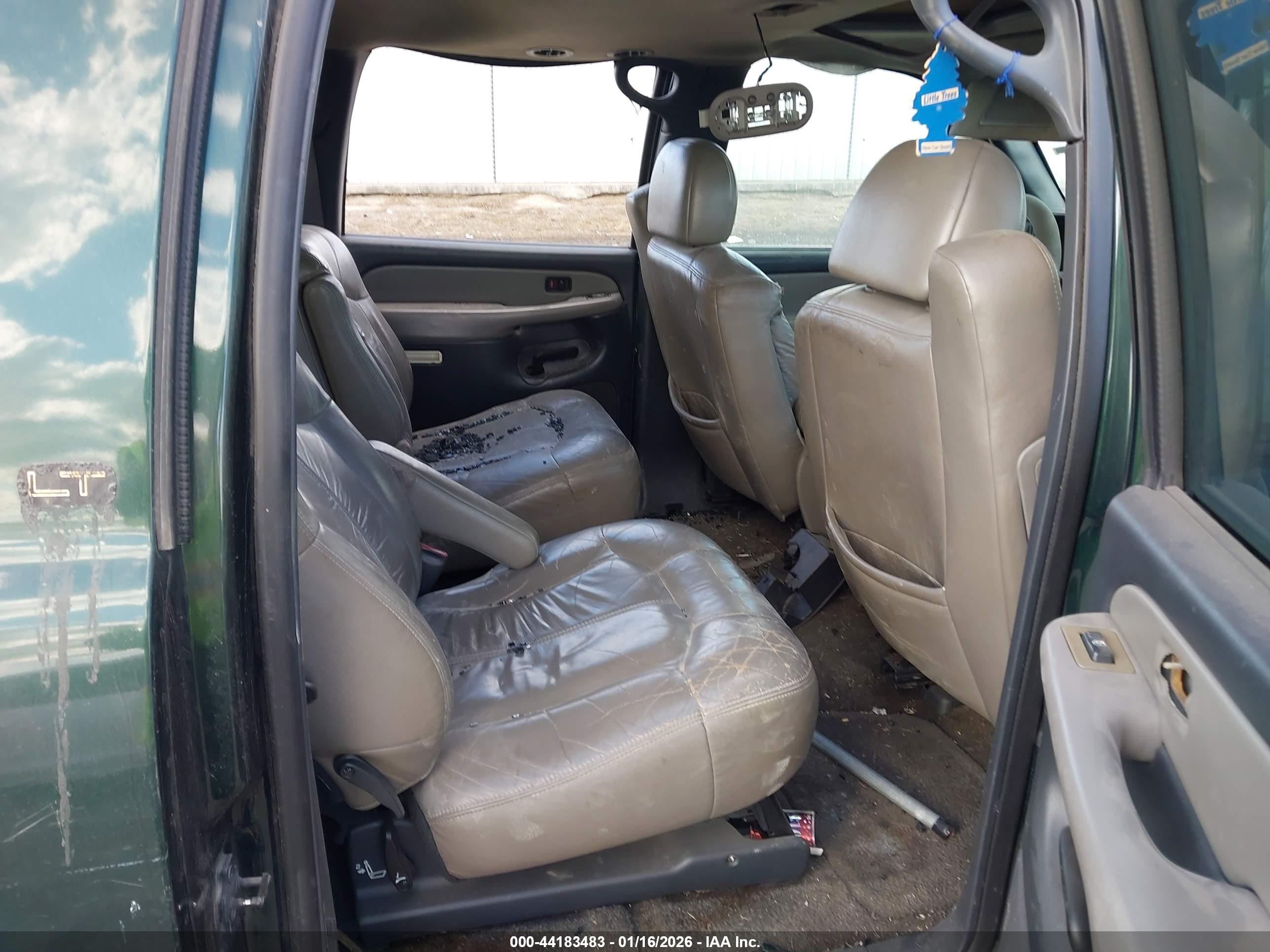 CHEVROLET SUBURBAN image 8