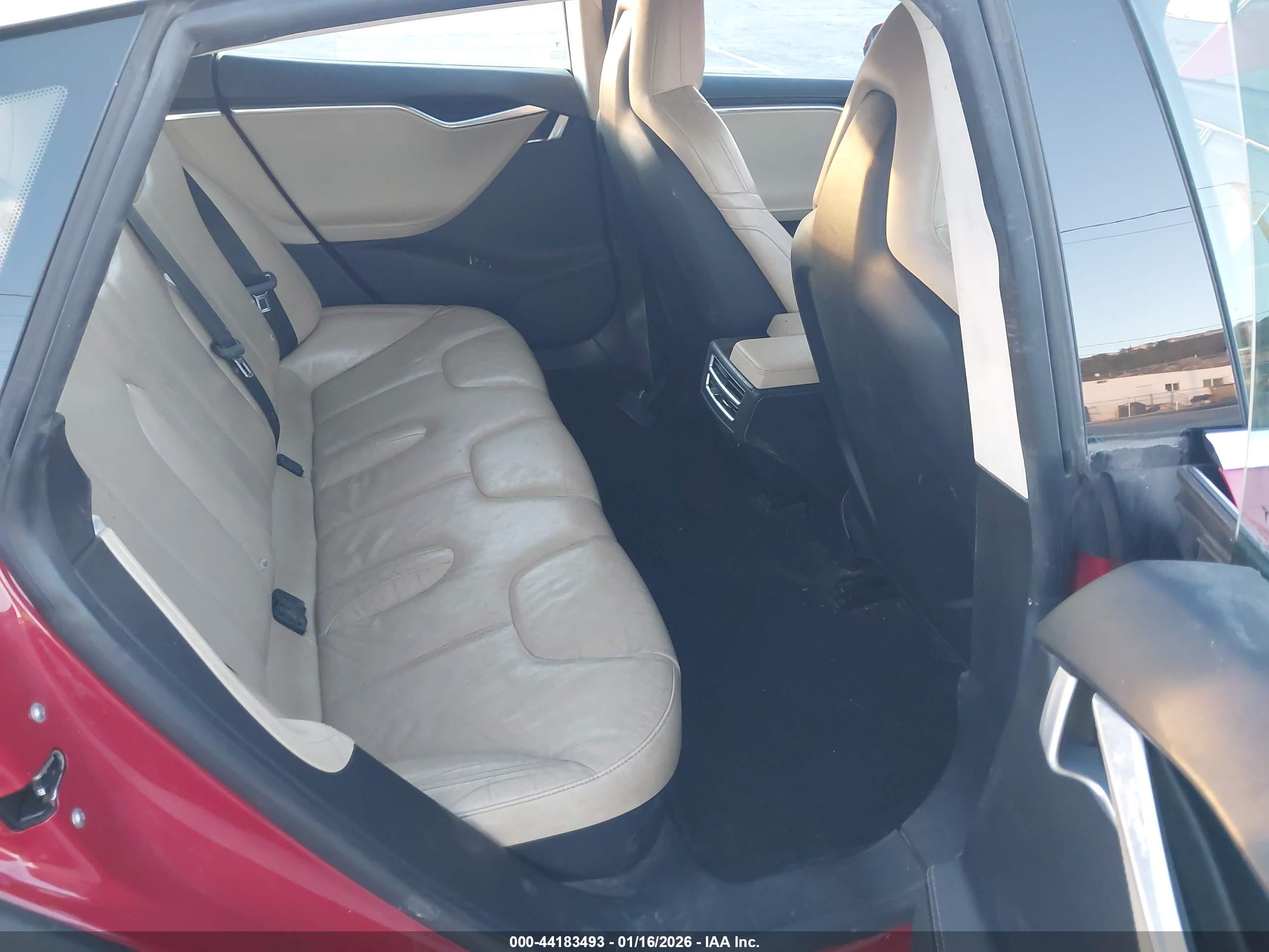 TESLA MODEL image 8