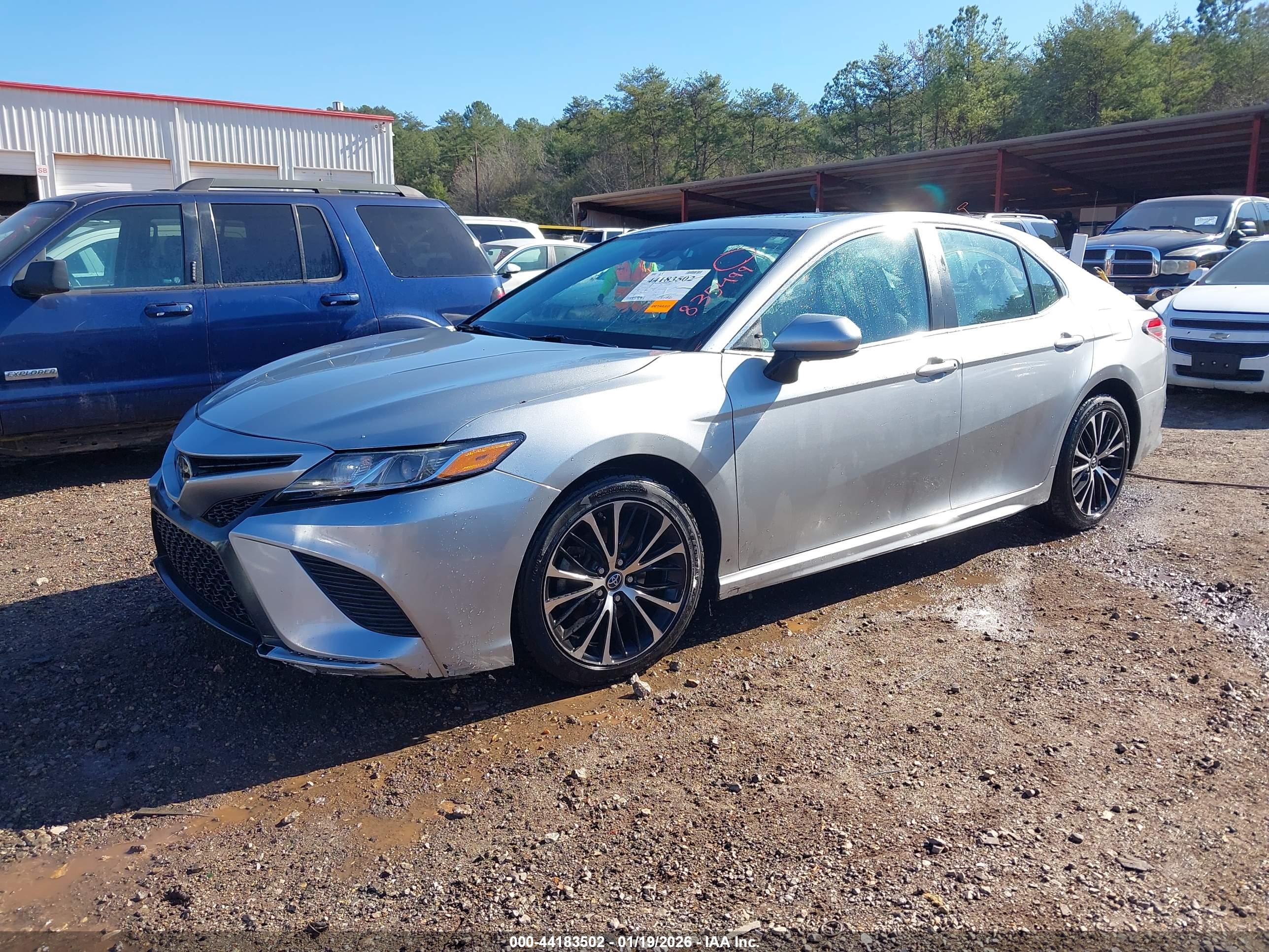 TOYOTA CAMRY image 2