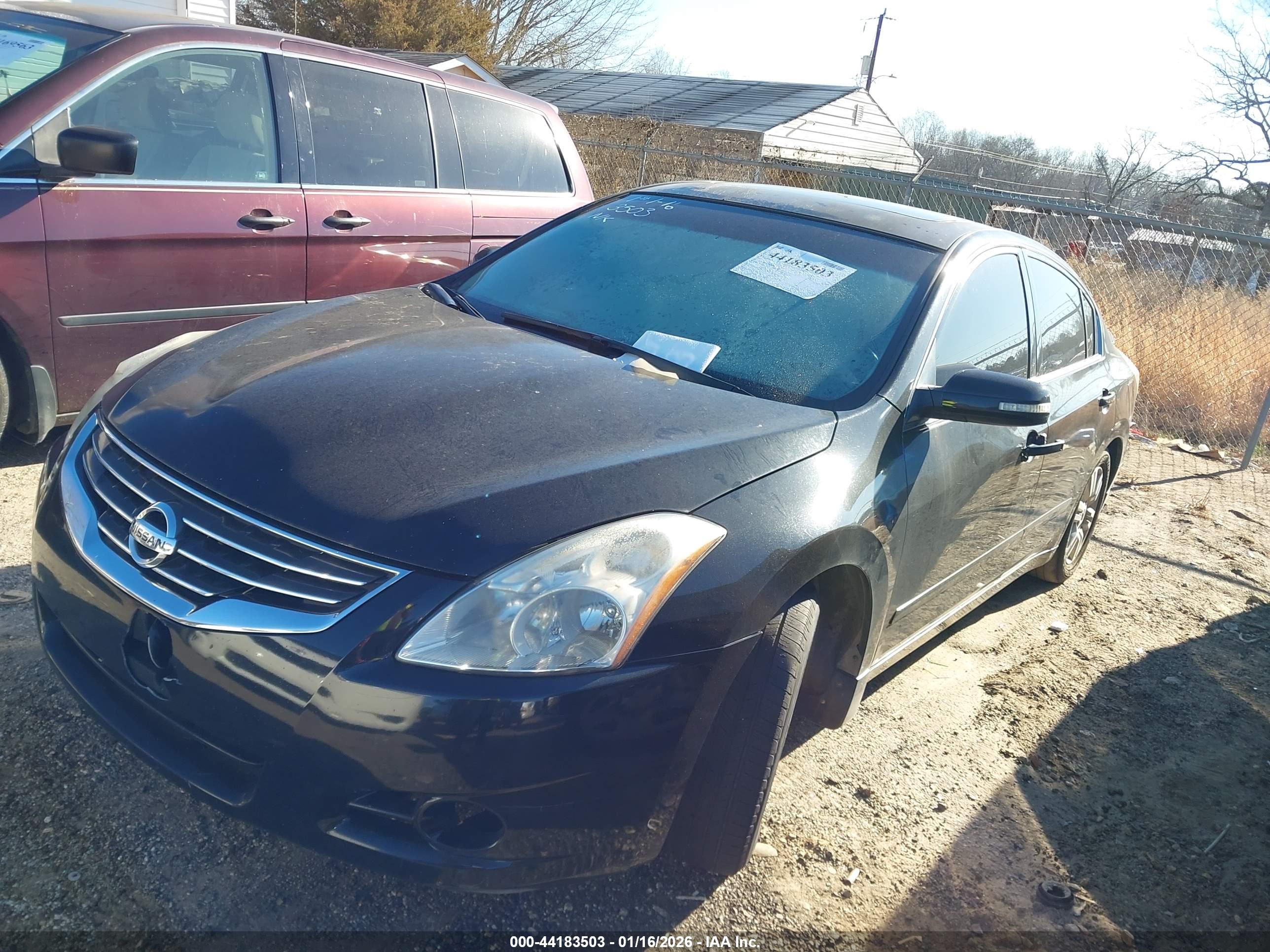 NISSAN ALTIMA image 2