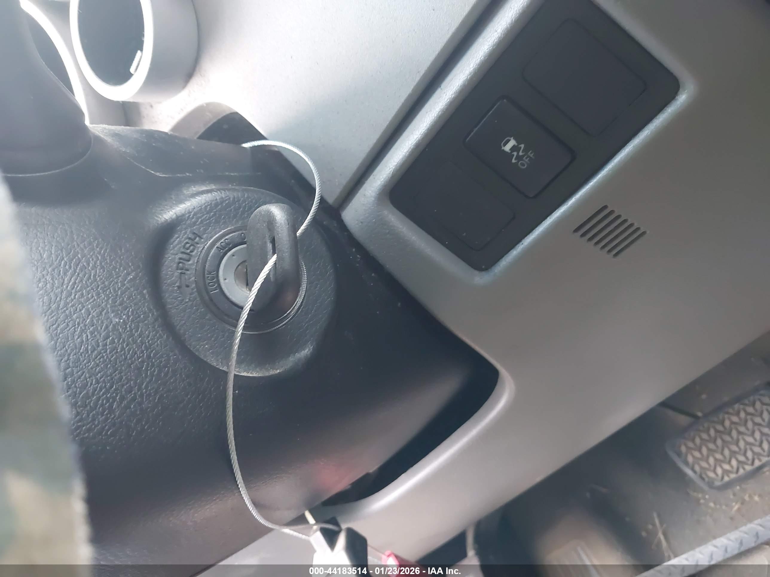 TOYOTA TUNDRA image 11