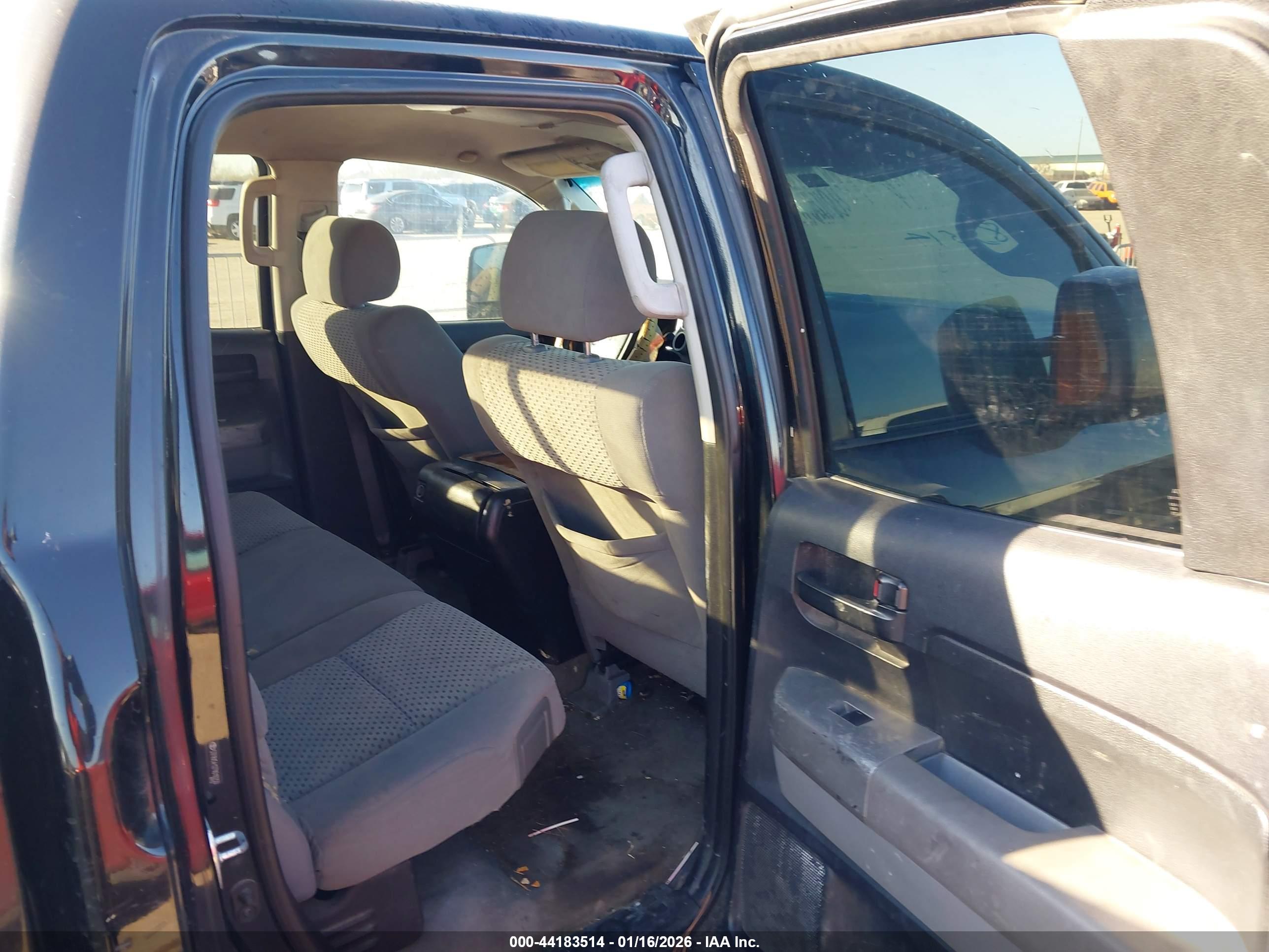 TOYOTA TUNDRA image 8
