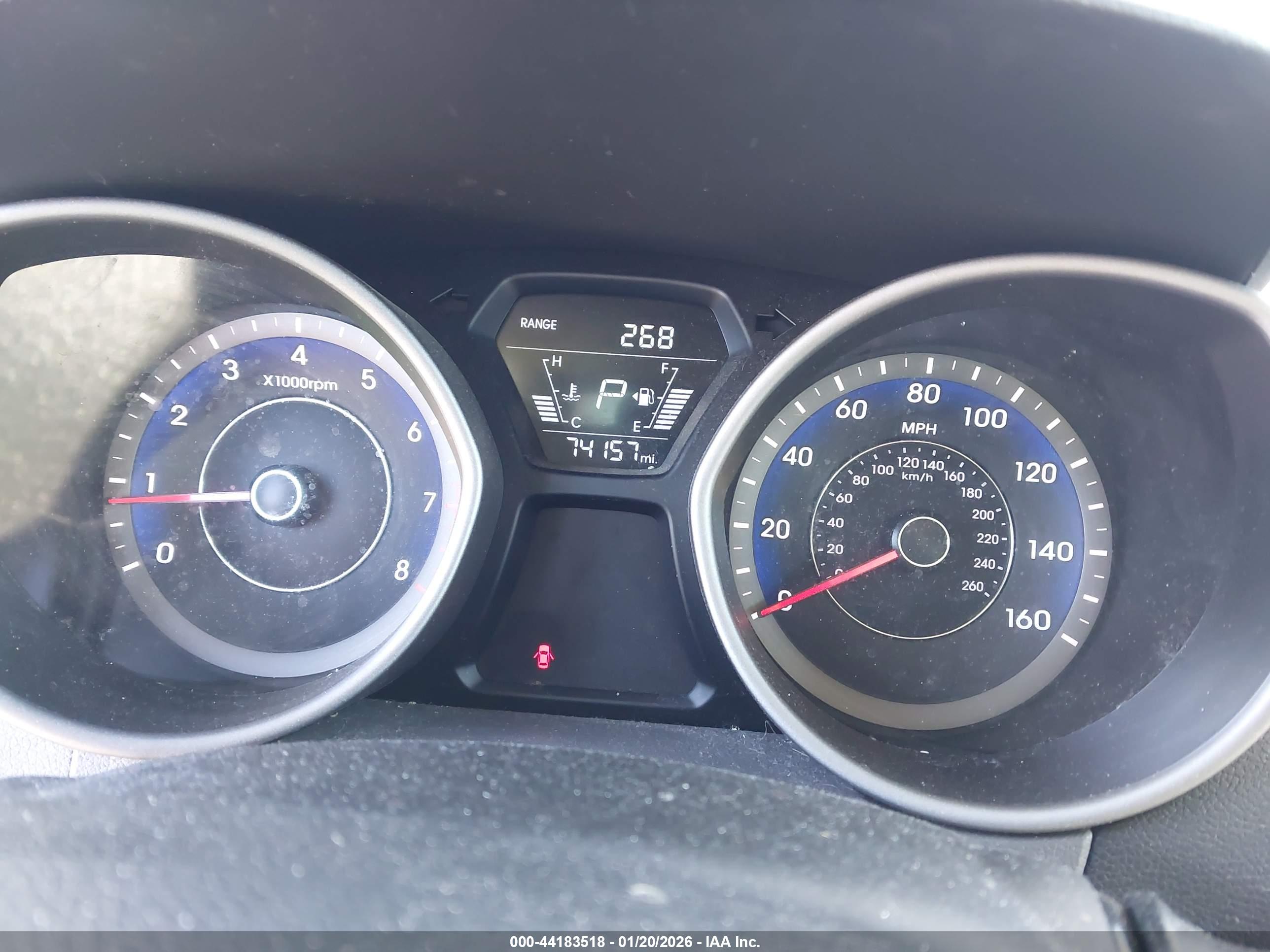 HYUNDAI ELANTRA image 7