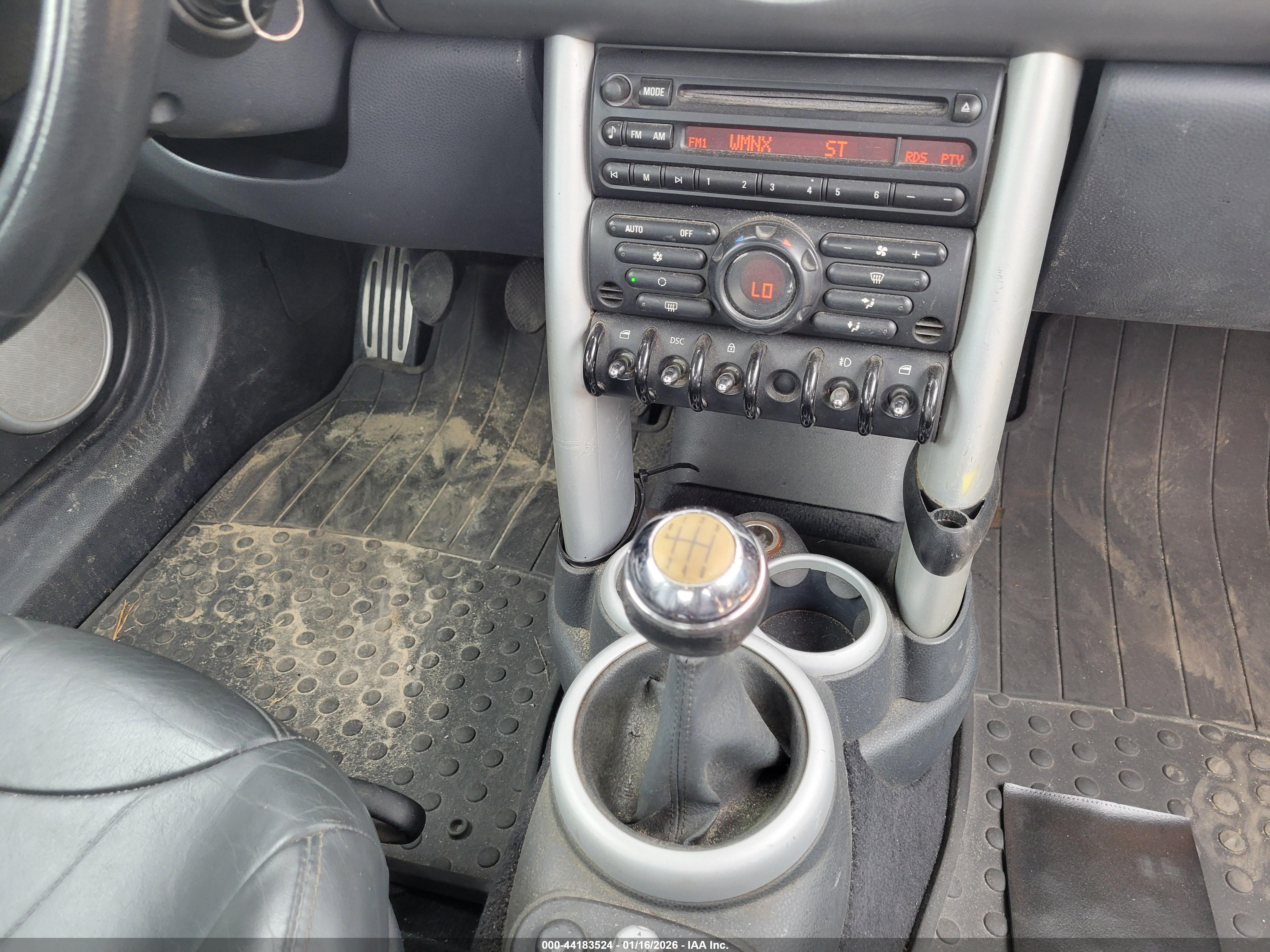 MINI COOPER image 6