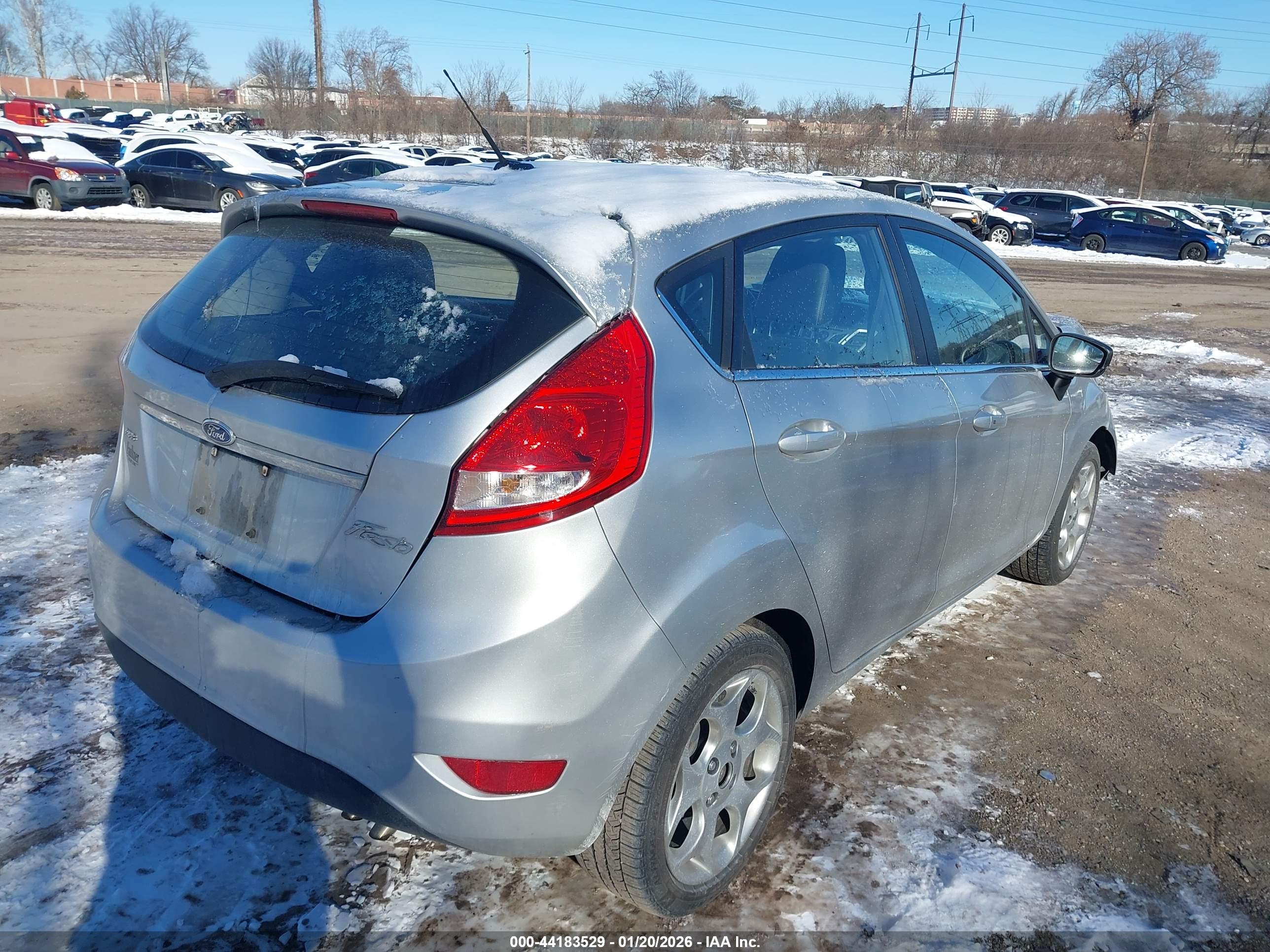 FORD FIESTA image 4