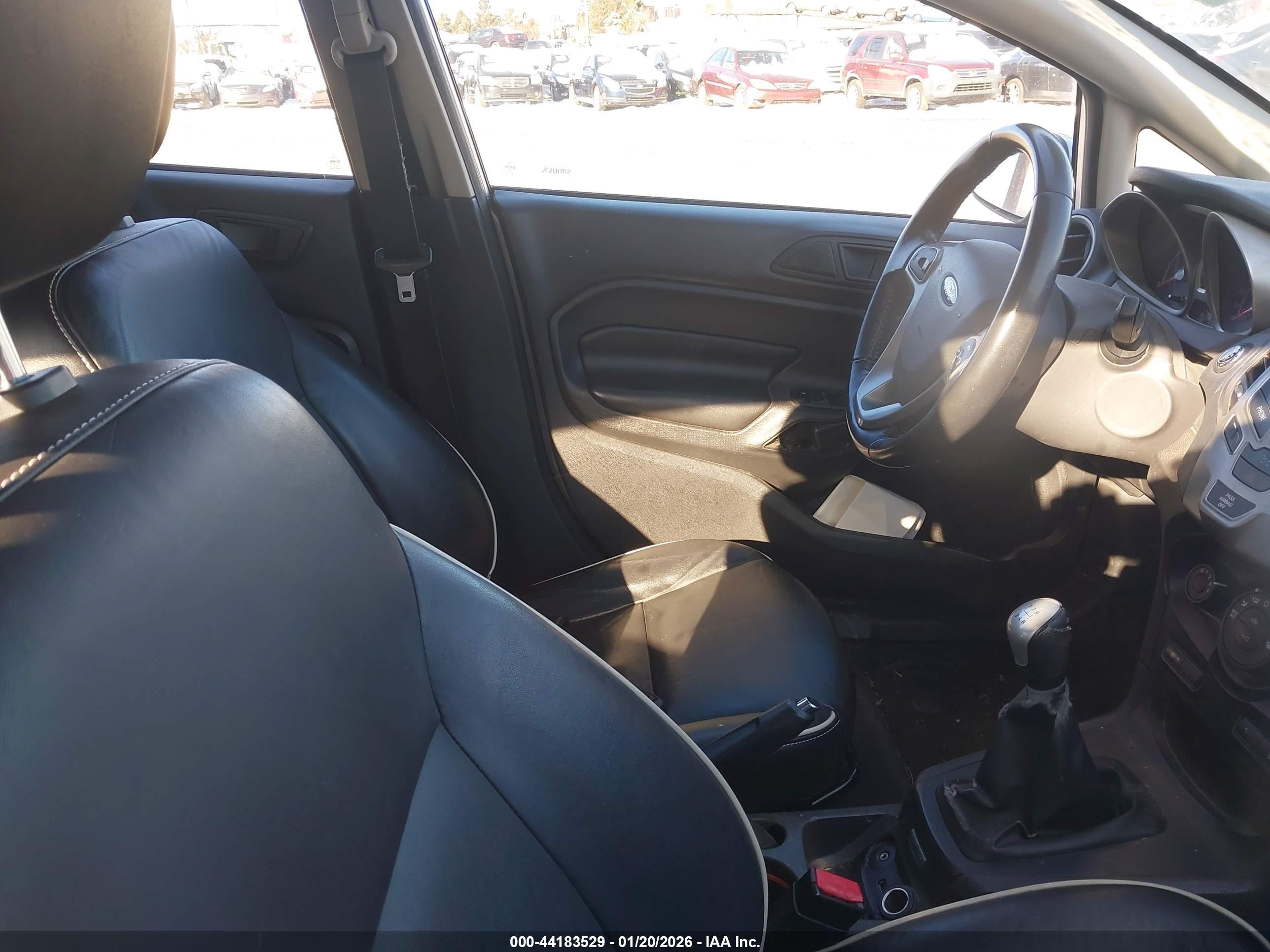 FORD FIESTA image 5