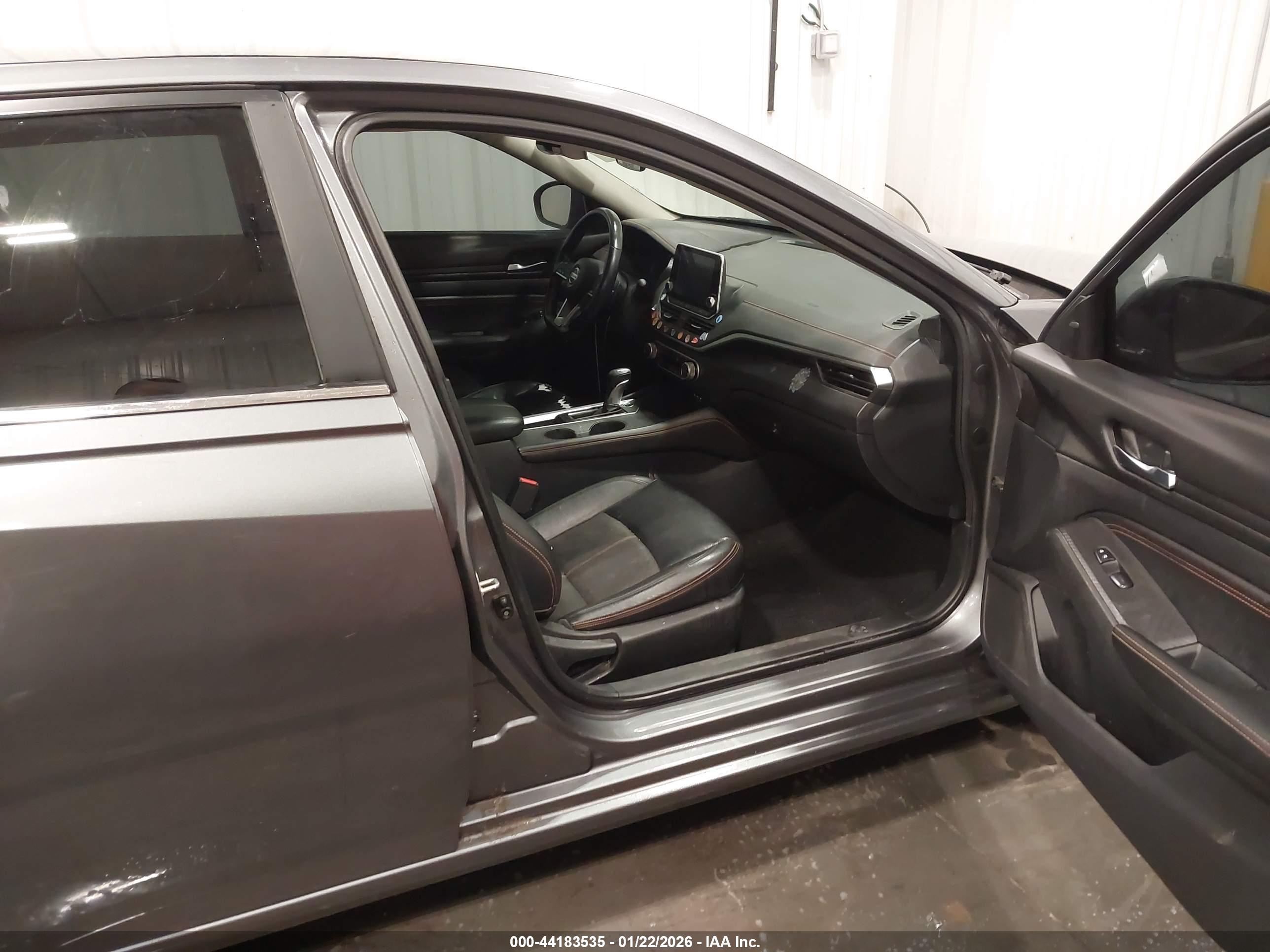 NISSAN ALTIMA image 5