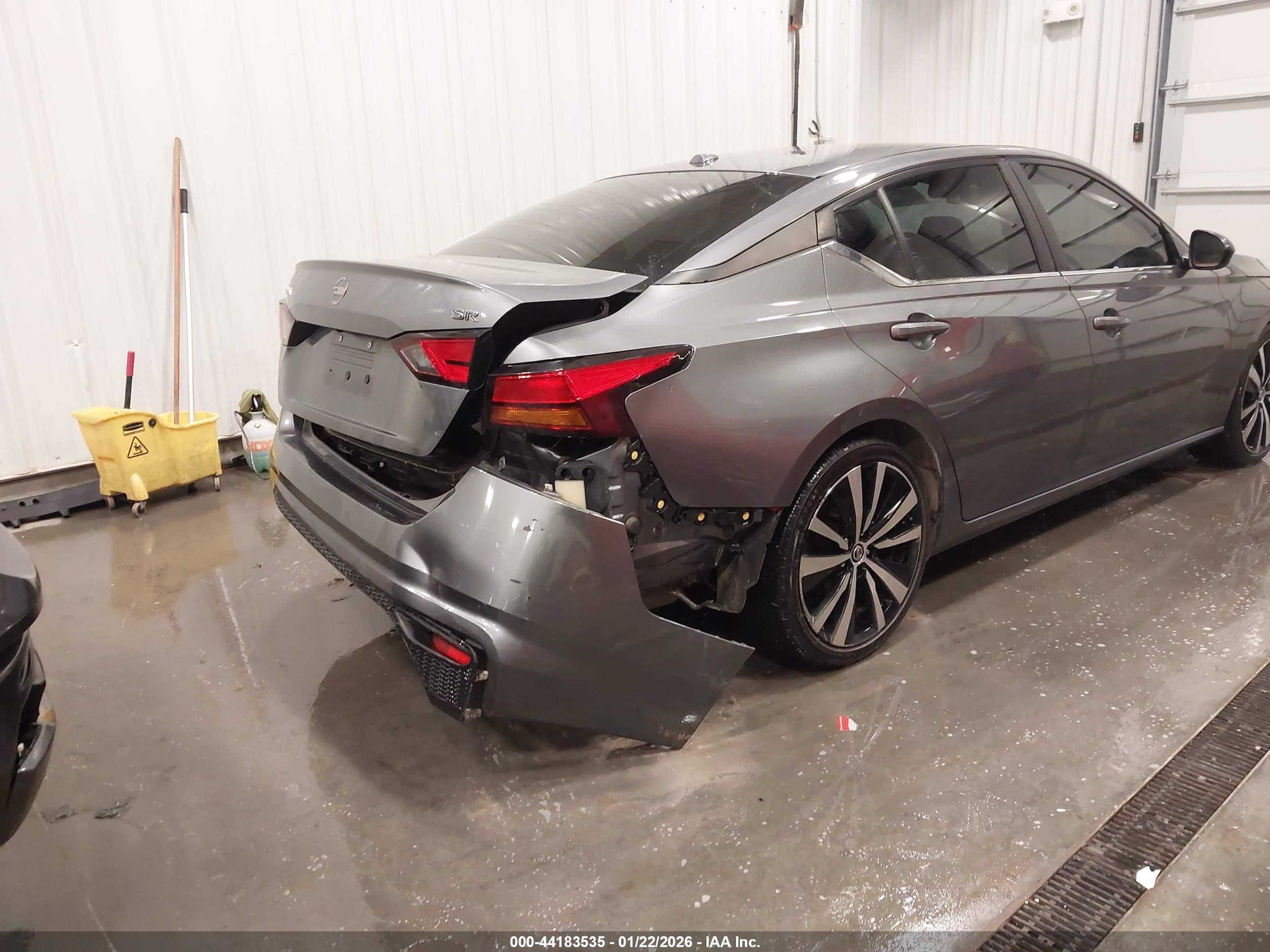 NISSAN ALTIMA image 6