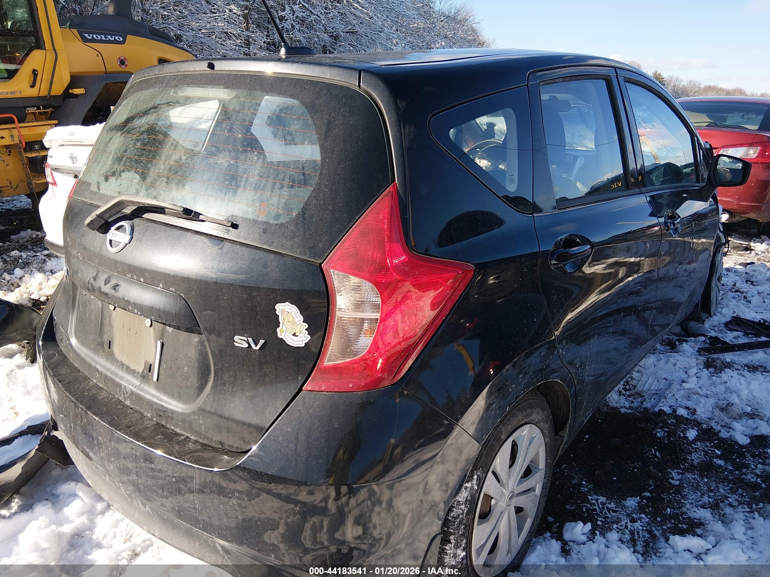 NISSAN VERSA image 4