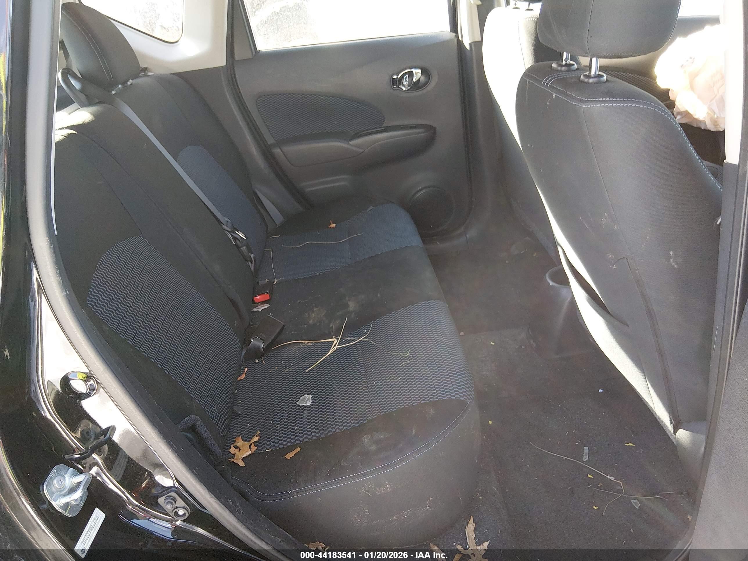 NISSAN VERSA image 8