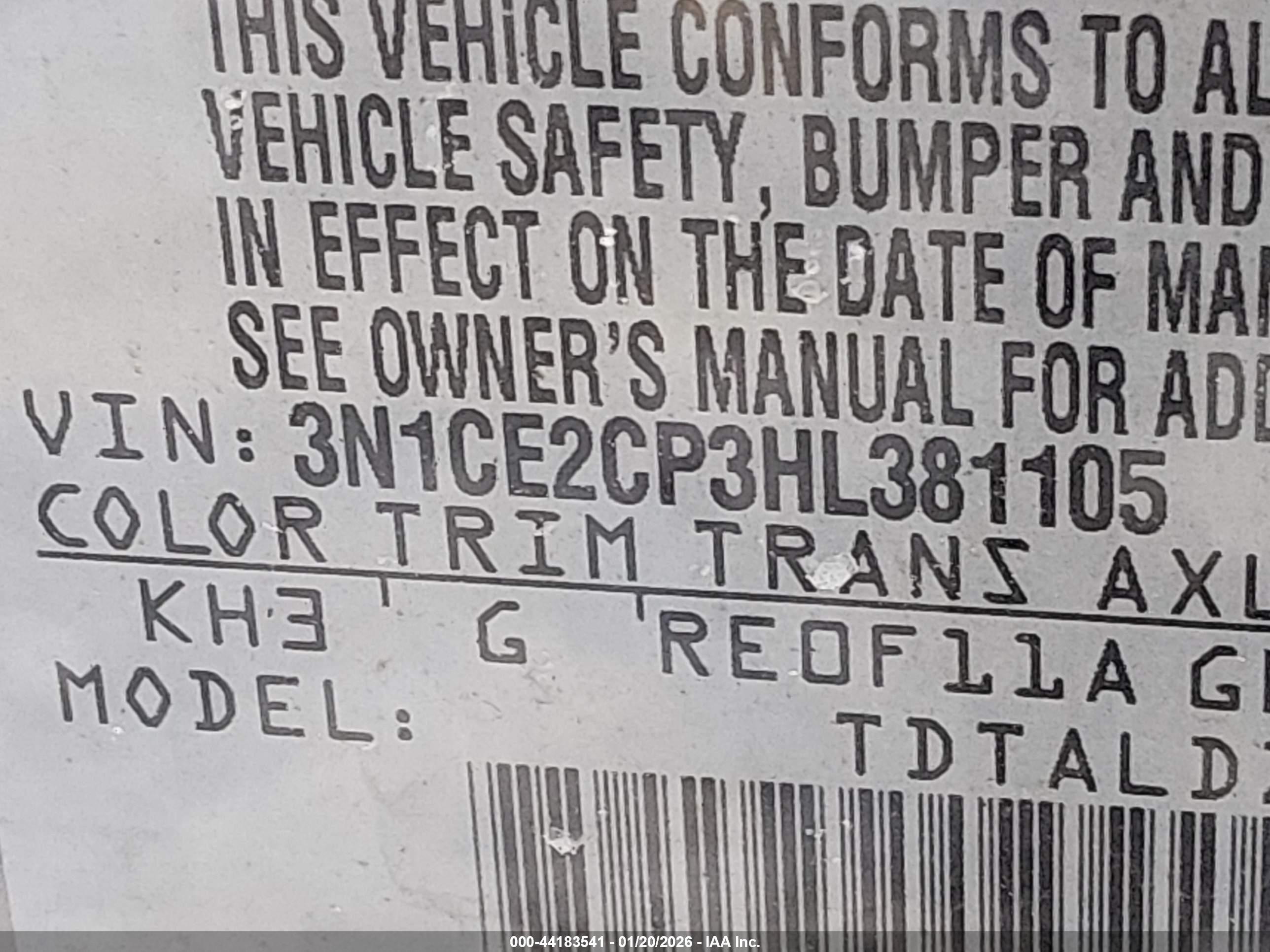 NISSAN VERSA image 9