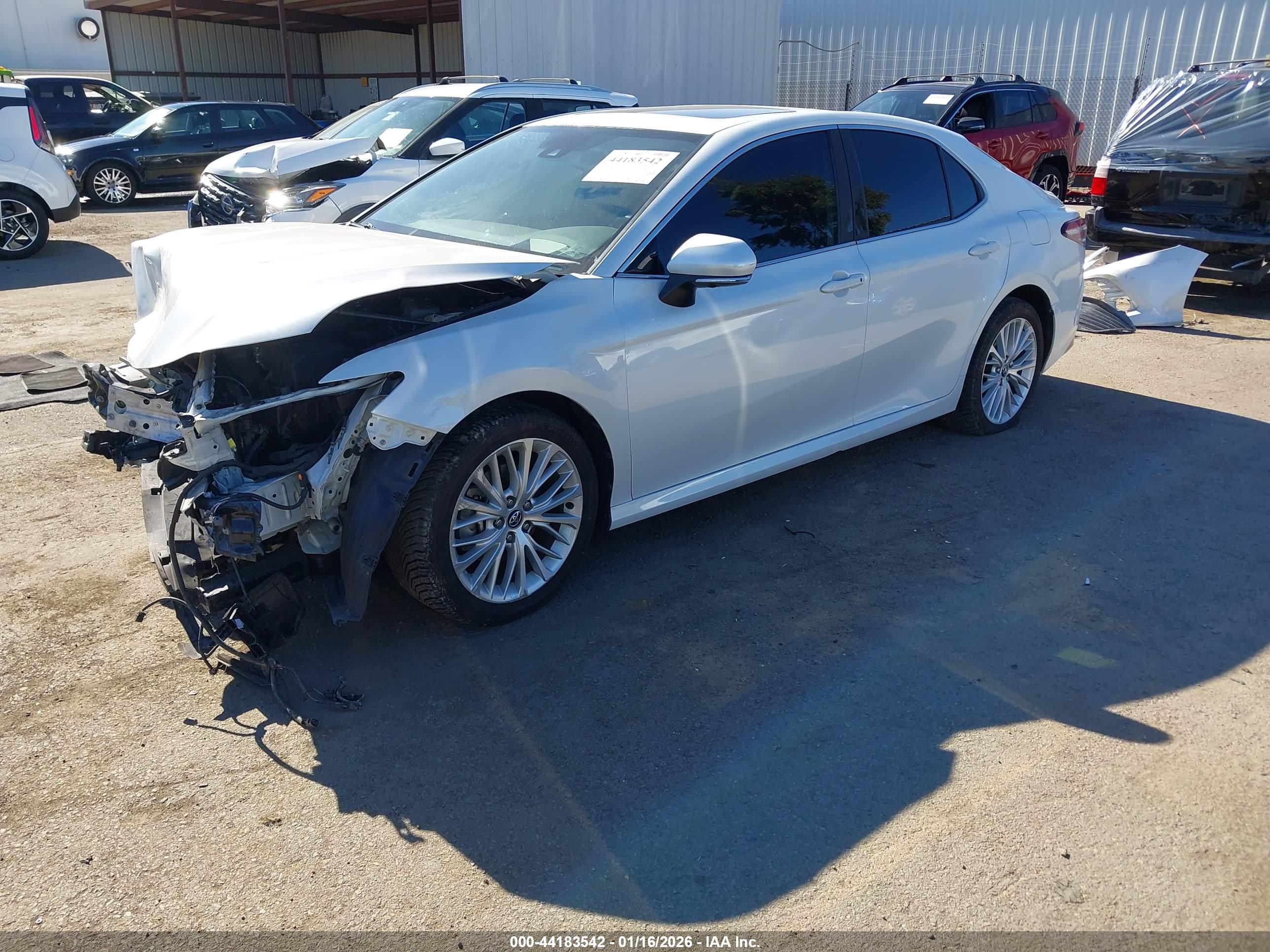 TOYOTA CAMRY image 2