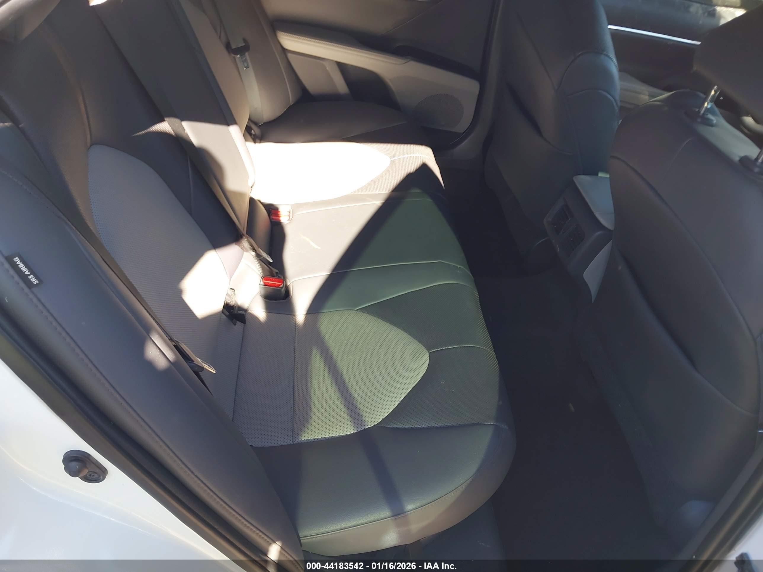 TOYOTA CAMRY image 8