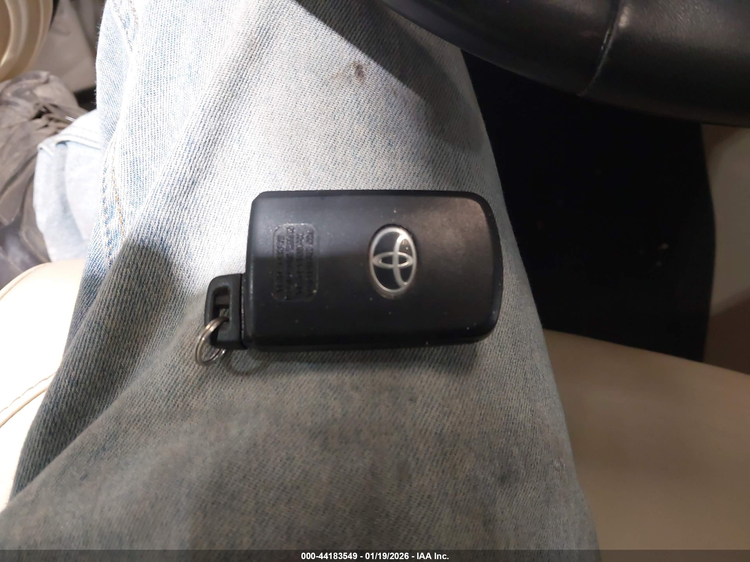 TOYOTA HIGHLANDER image 11