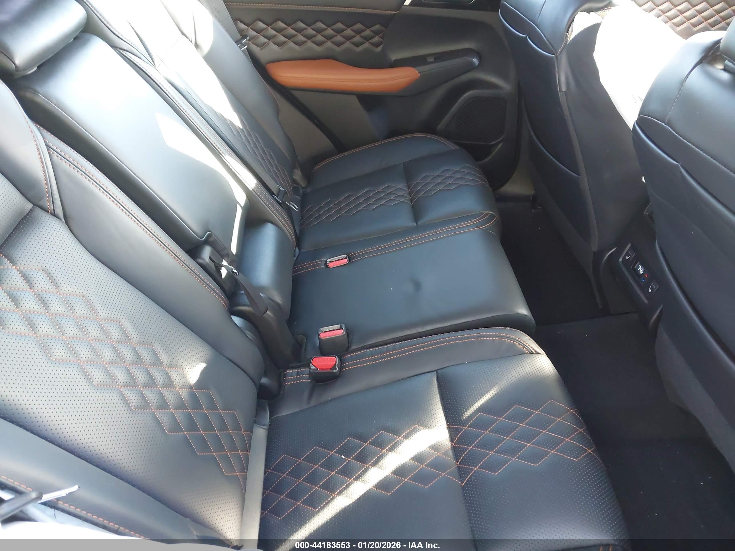 MITSUBISHI OUTLANDER image 8