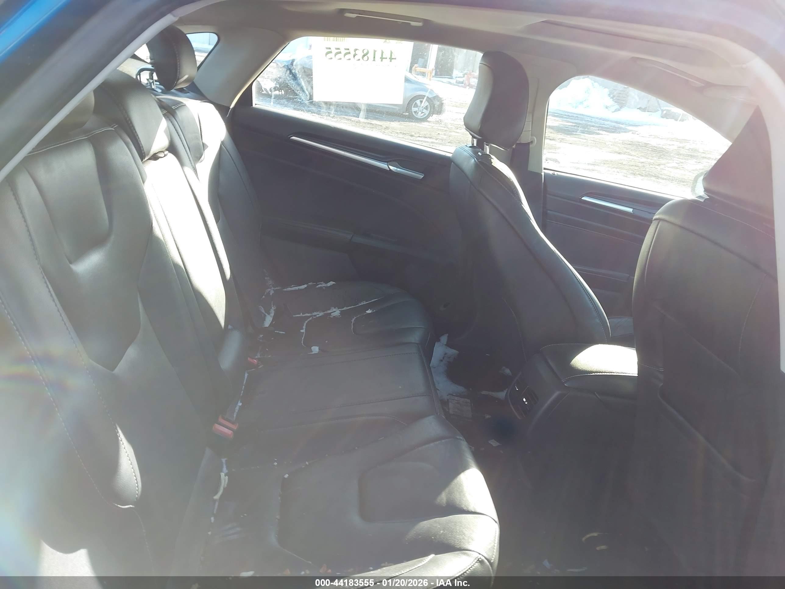 FORD FUSION image 8