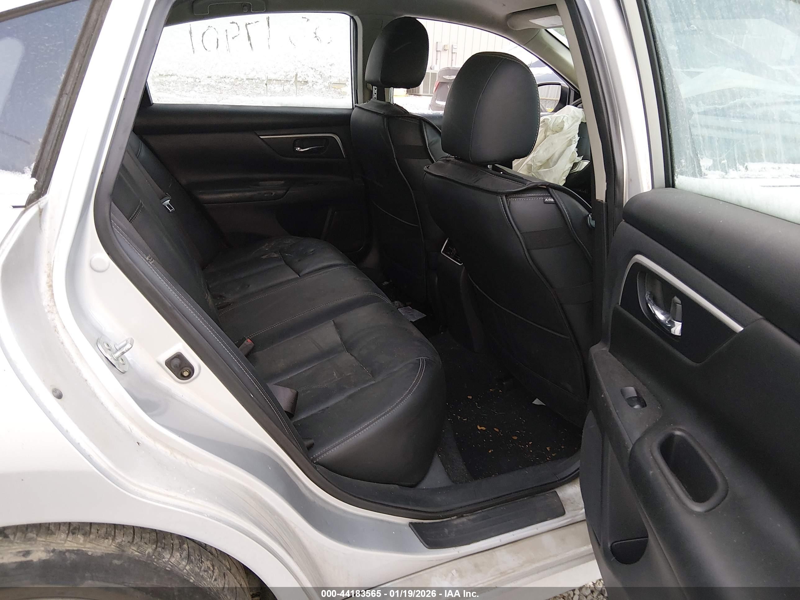 NISSAN ALTIMA image 8
