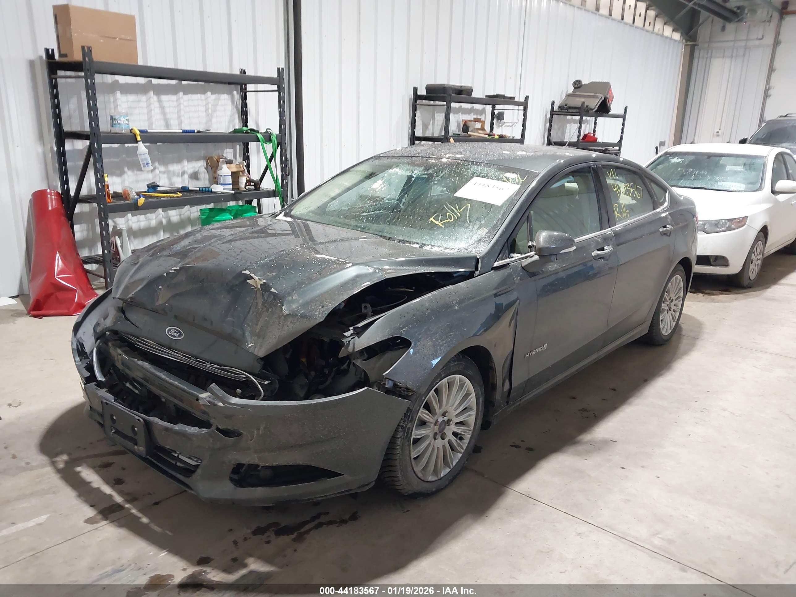 FORD FUSION image 2